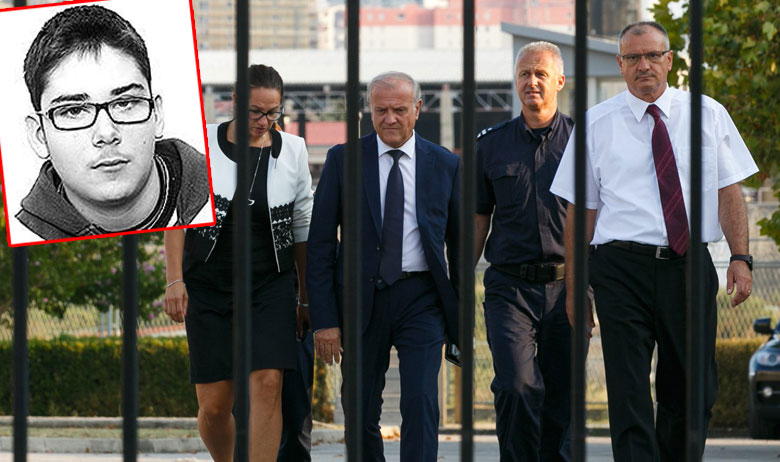 Ministar pravosuđa Dražen Bošnjaković (treći s desna) u četvrtak je posjetio zatvor u Splitu kako bi ustanovio što se dogodilo; u crvenom pravokutniku: Kristian Vukasović