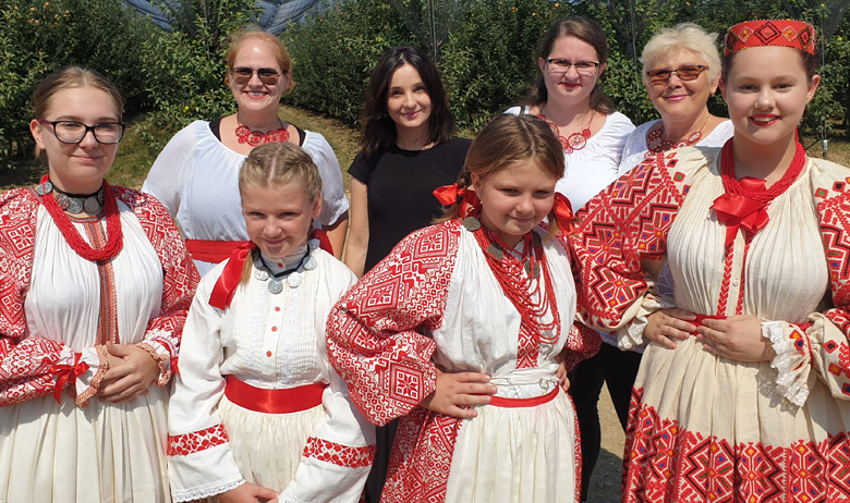 Ministrica poljoprivrede Marija Vučković (sredina u crnom)