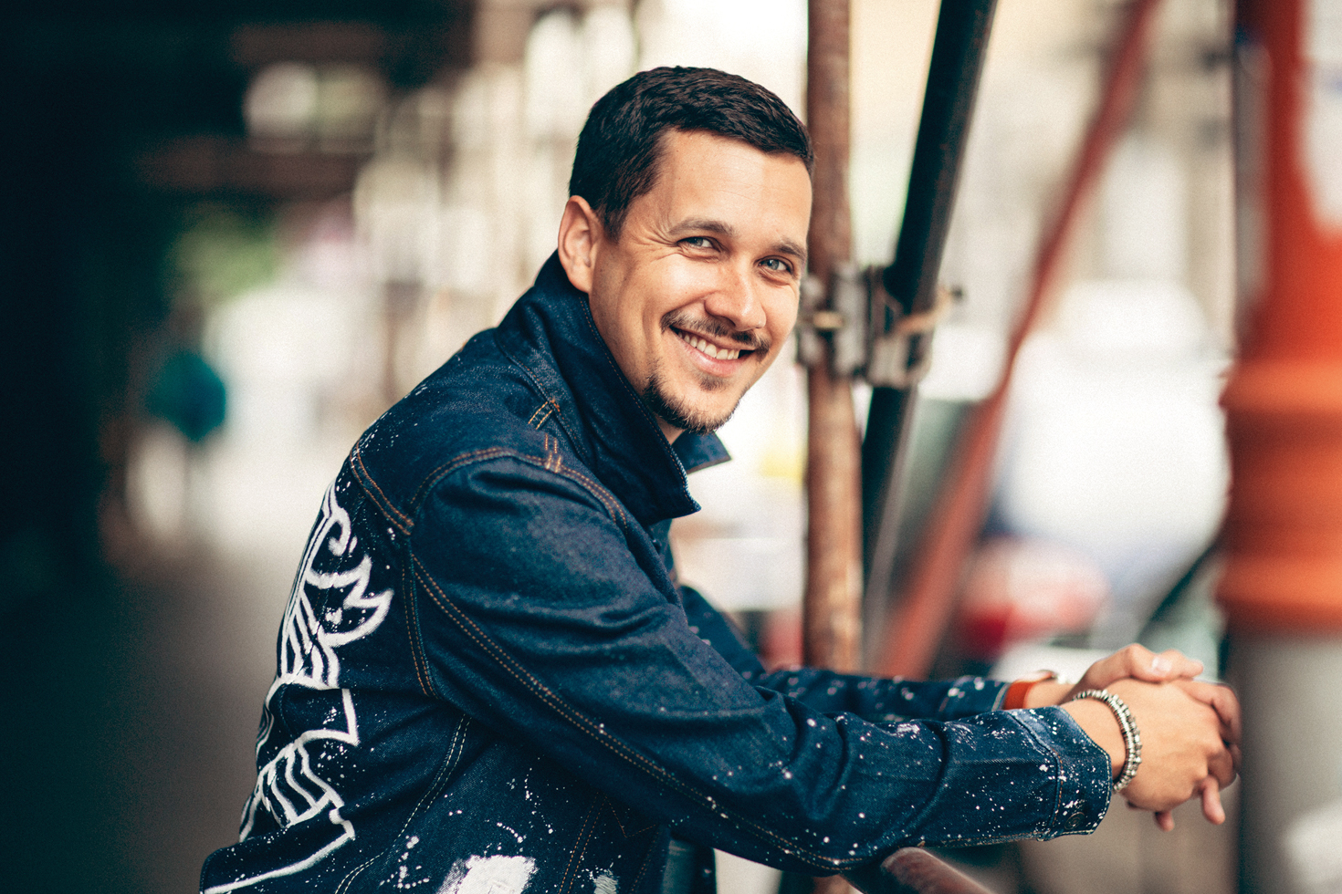 Supruga Ana, bivša manekenka, nekad Marku pomaže s modnim kombinacijama.