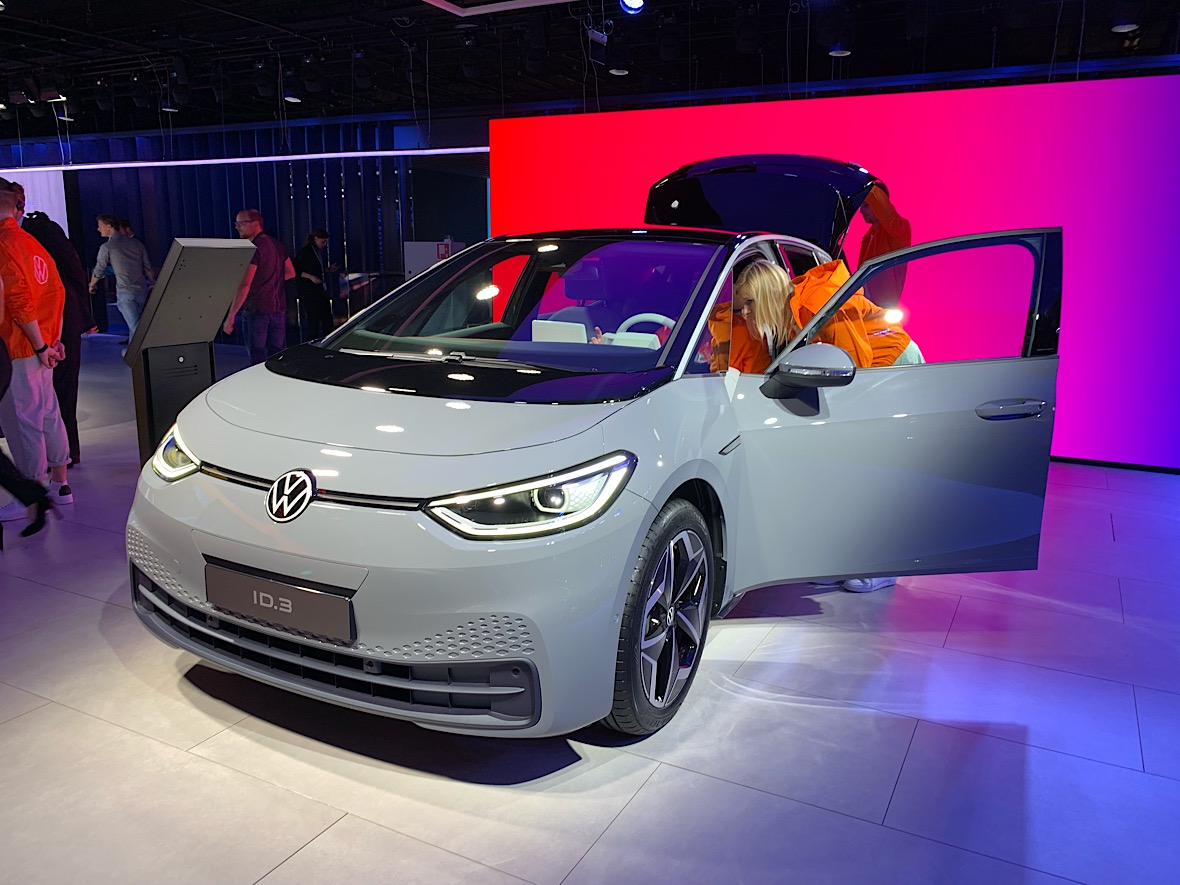 0E9825CA-1E45-4621-B038-A8DCE307EE2F