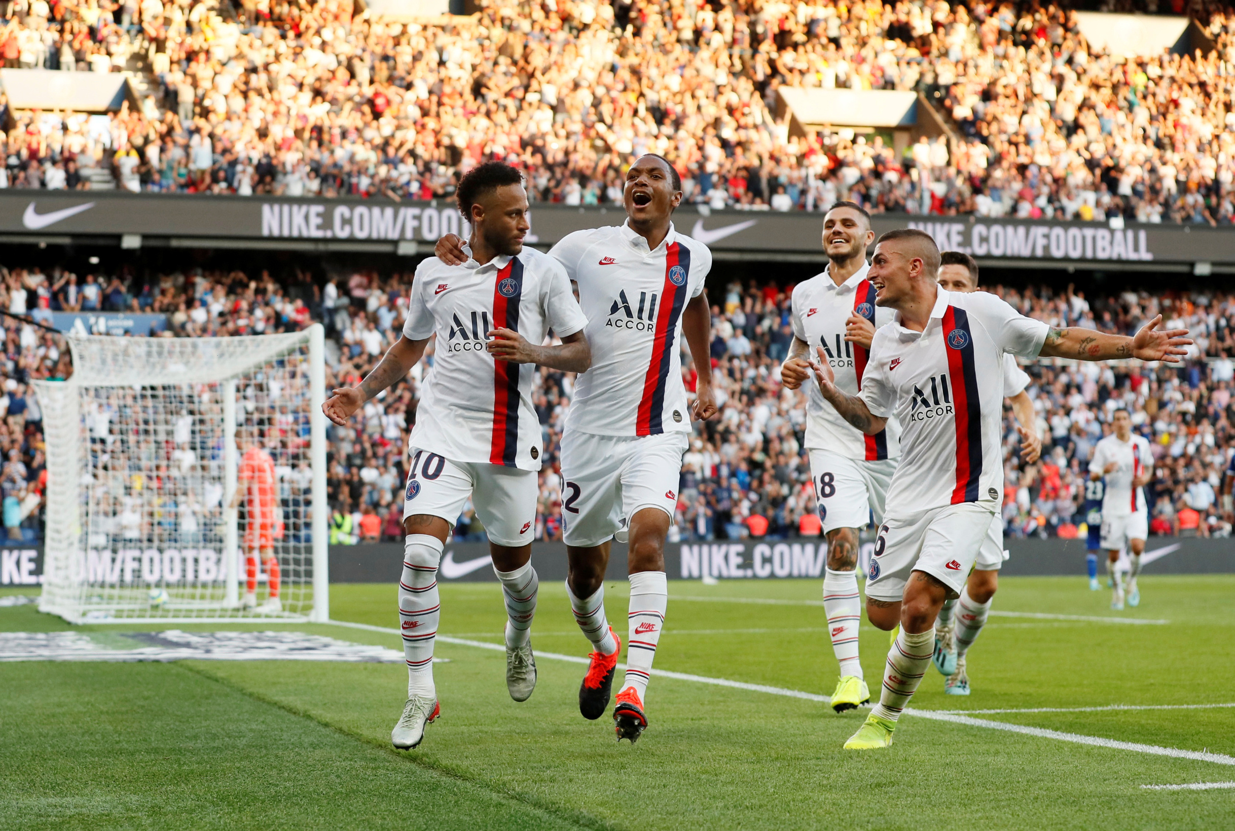 2019-09-14T173109Z_1061393793_RC19B0F19F70_RTRMADP_3_SOCCER-FRANCE-PSG-STR-REPORT