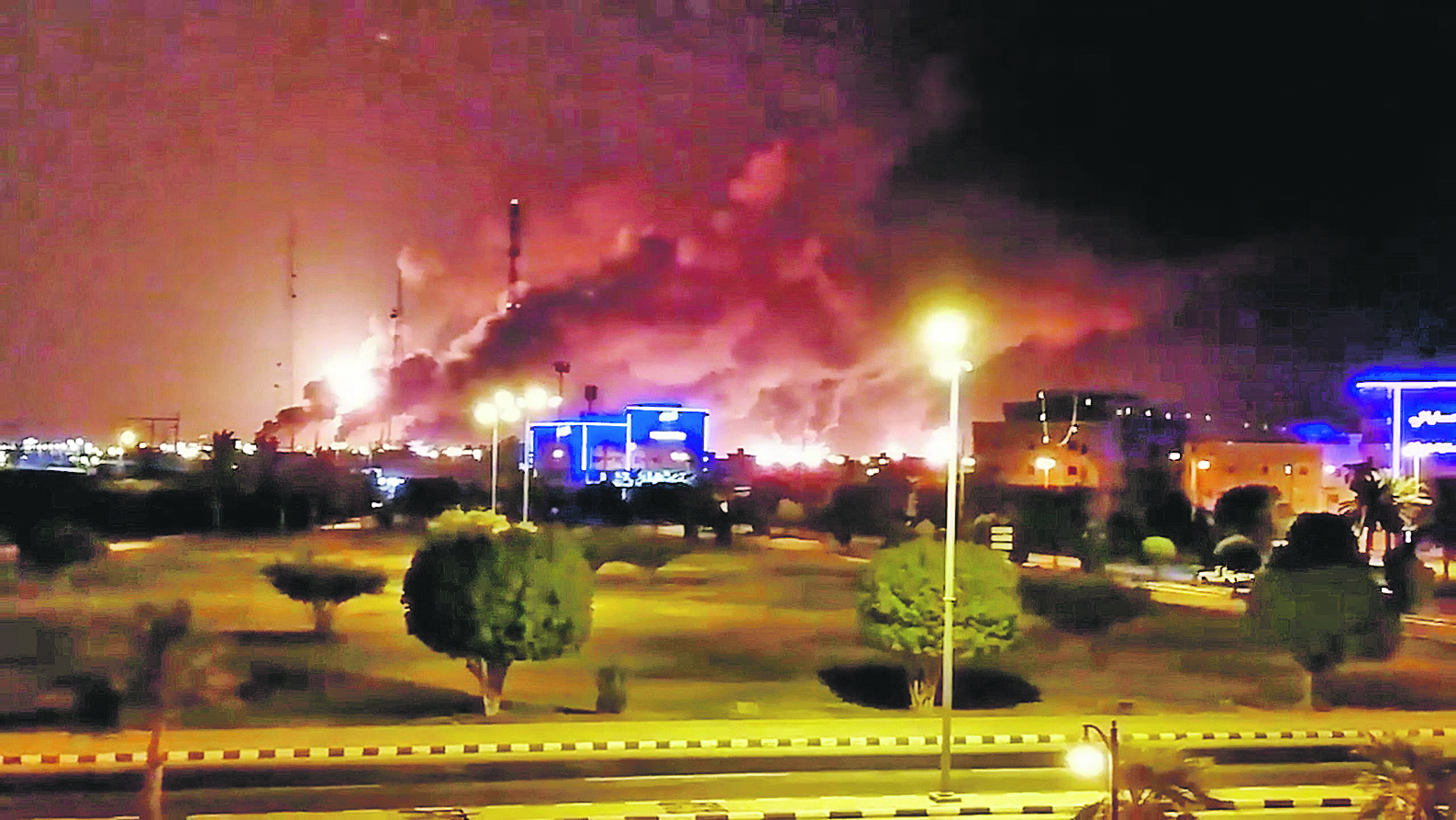 260745-333979-2019-09-14T035345Z_482553675_RC1D60EBB8F0_RTRMADP_3_SAUDI-ARAMCO-FIRE