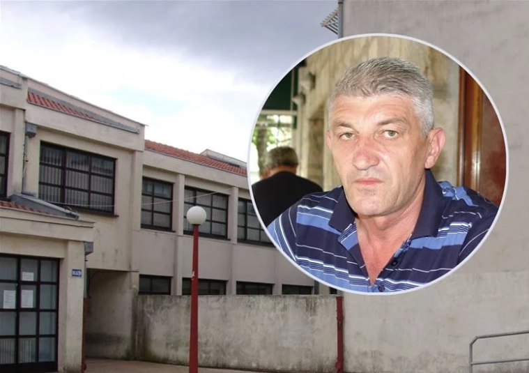 profesor Ante Trutin (u krugu)