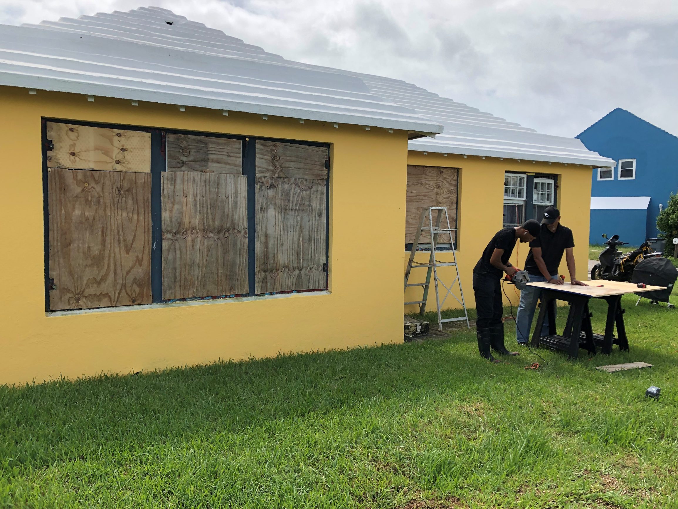 2019-09-18T165749Z_1896168212_RC15C4F60D60_RTRMADP_3_HURRICANE-ATLANTIC-HUMBERTO