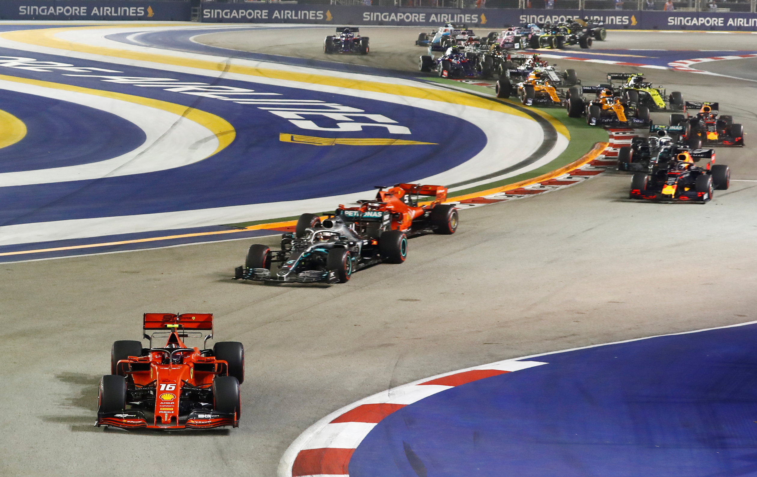 2019-09-22T122426Z_711035096_RC1388919D70_RTRMADP_3_MOTOR-F1-SINGAPORE