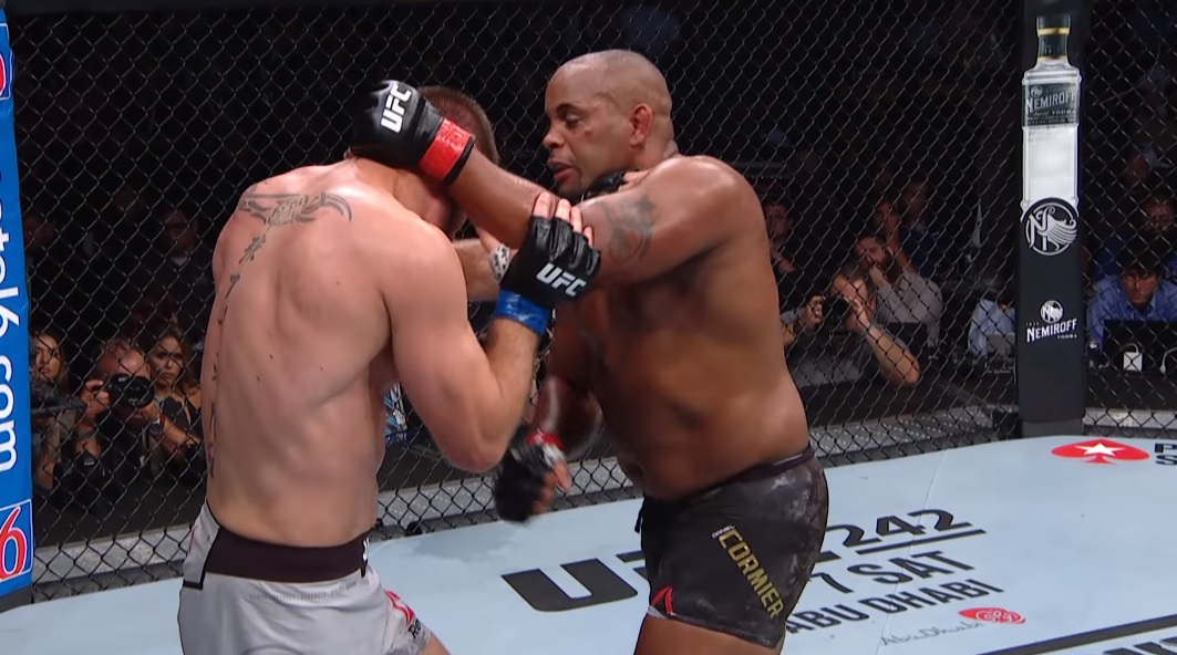 Miočić vs. Cormier