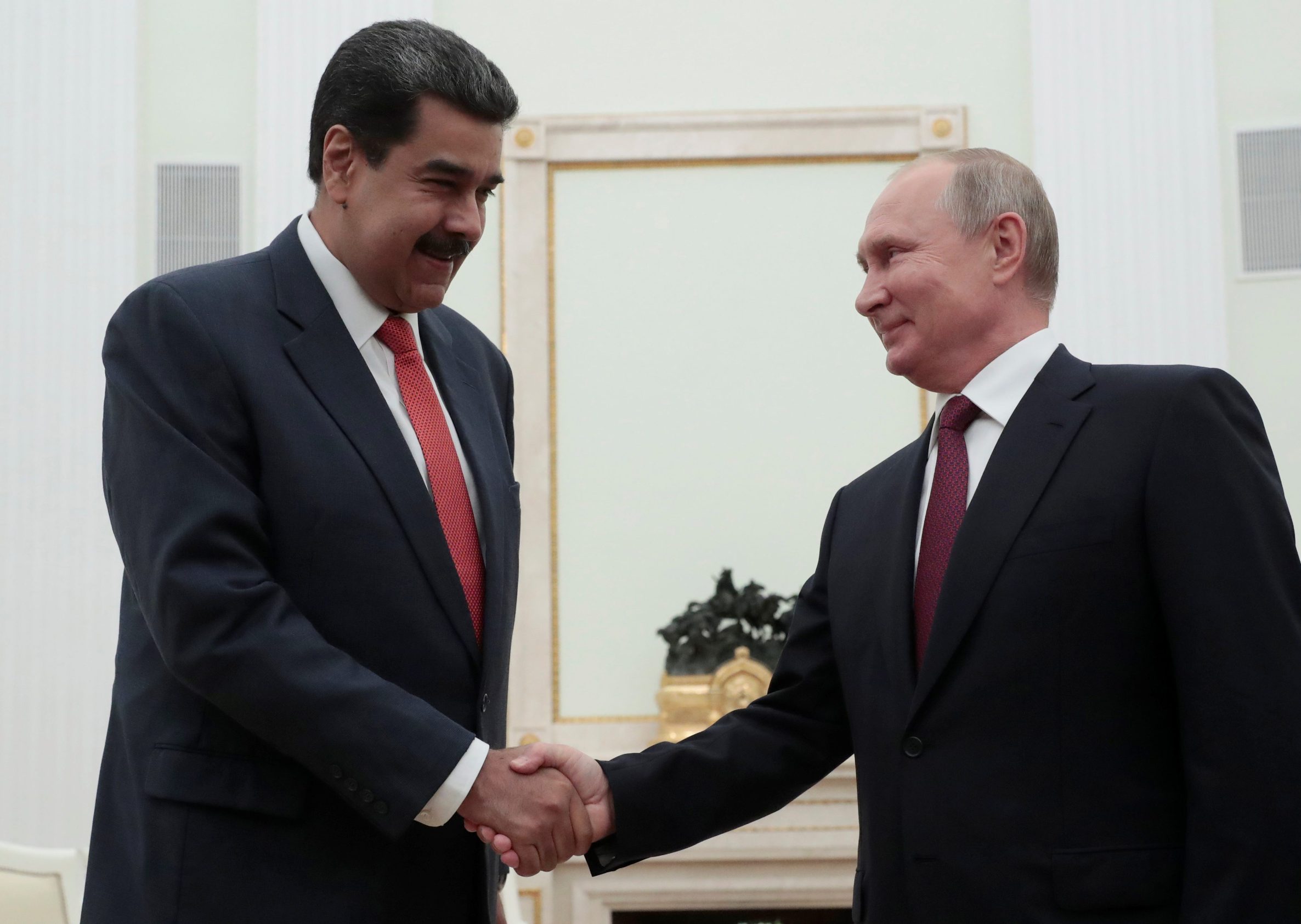 2019-09-25T092442Z_733573722_RC13D5F59250_RTRMADP_3_RUSSIA-VENEZUELA