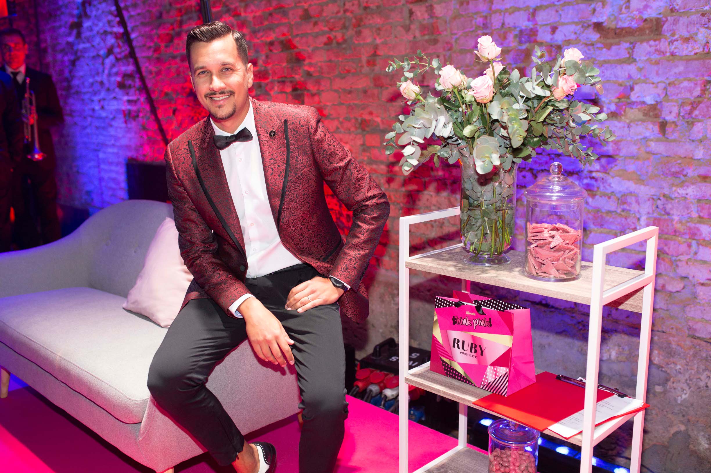Marko Tolja je vrijeme prije nastupa kratio uz novu ružičastu čokoladu Ruby Kandit