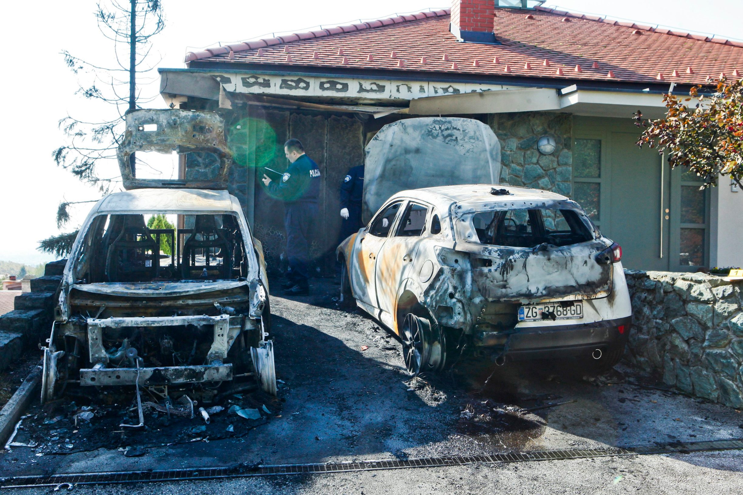 izgorjeli_automobili1-300919