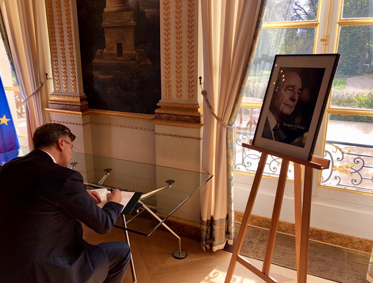 EFt6EVAX0AEg6P7.jpg large