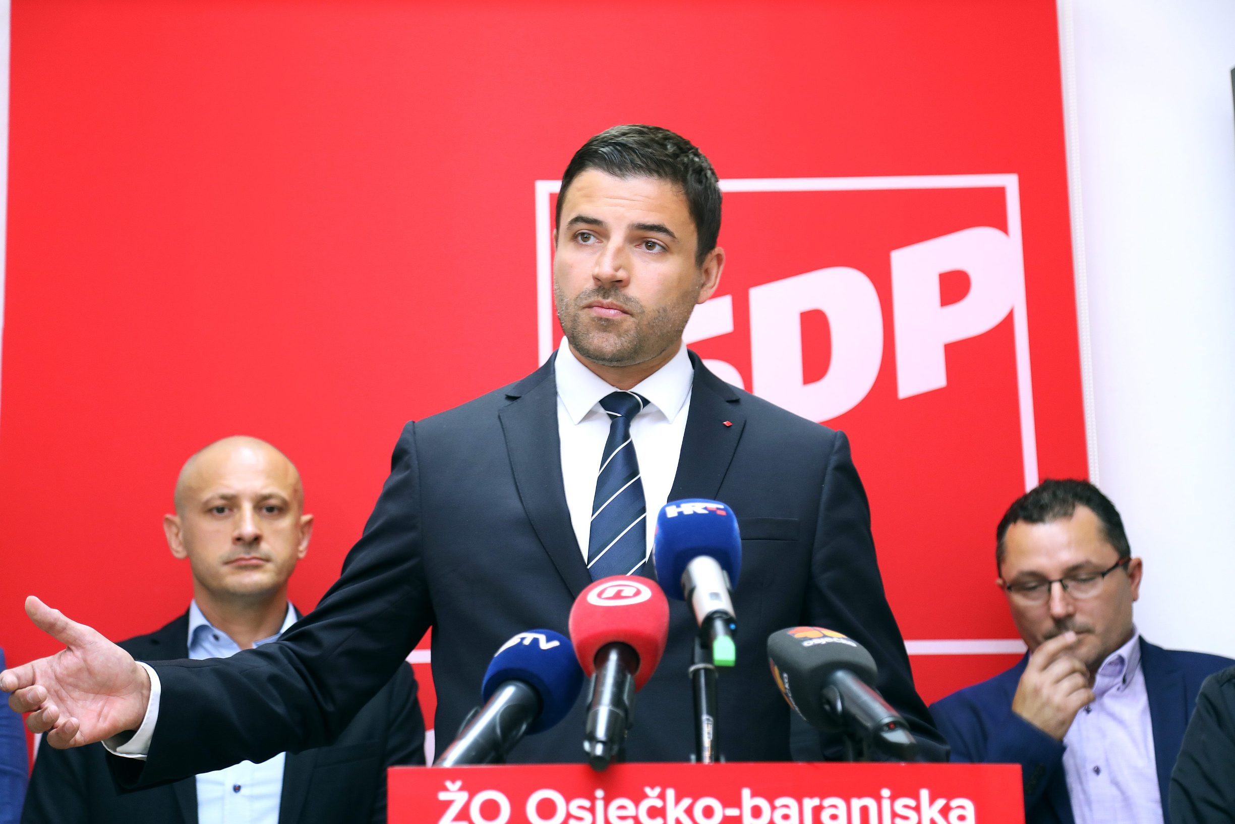 Konferencija za novinare SDP-a na kojoj su sudjelovali Davor Bernardić i Domagoj Hajduković.