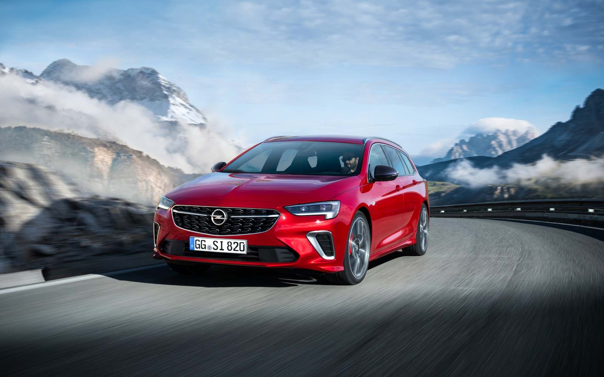 2020-Opel-Insignia-GSi-1