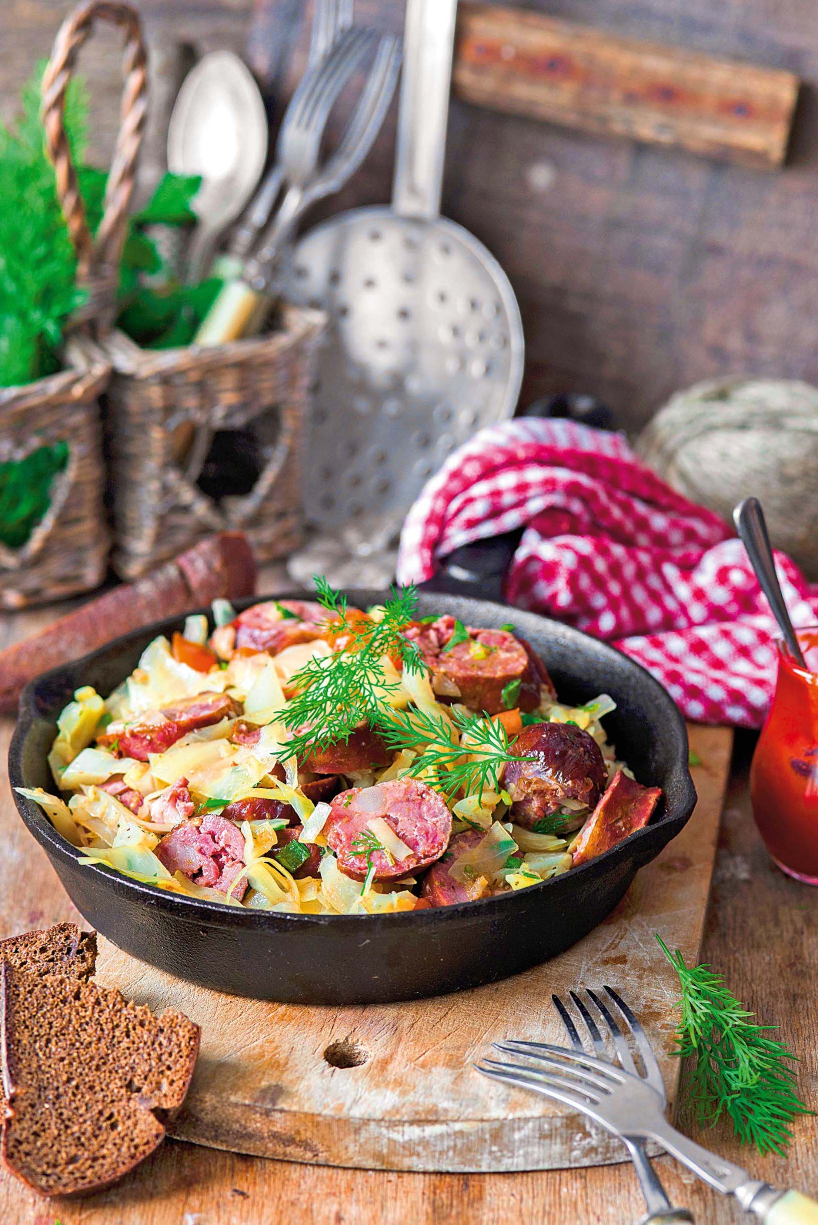 StockFood-12295115-HiRes-Cabbage-stewed-with-sausage