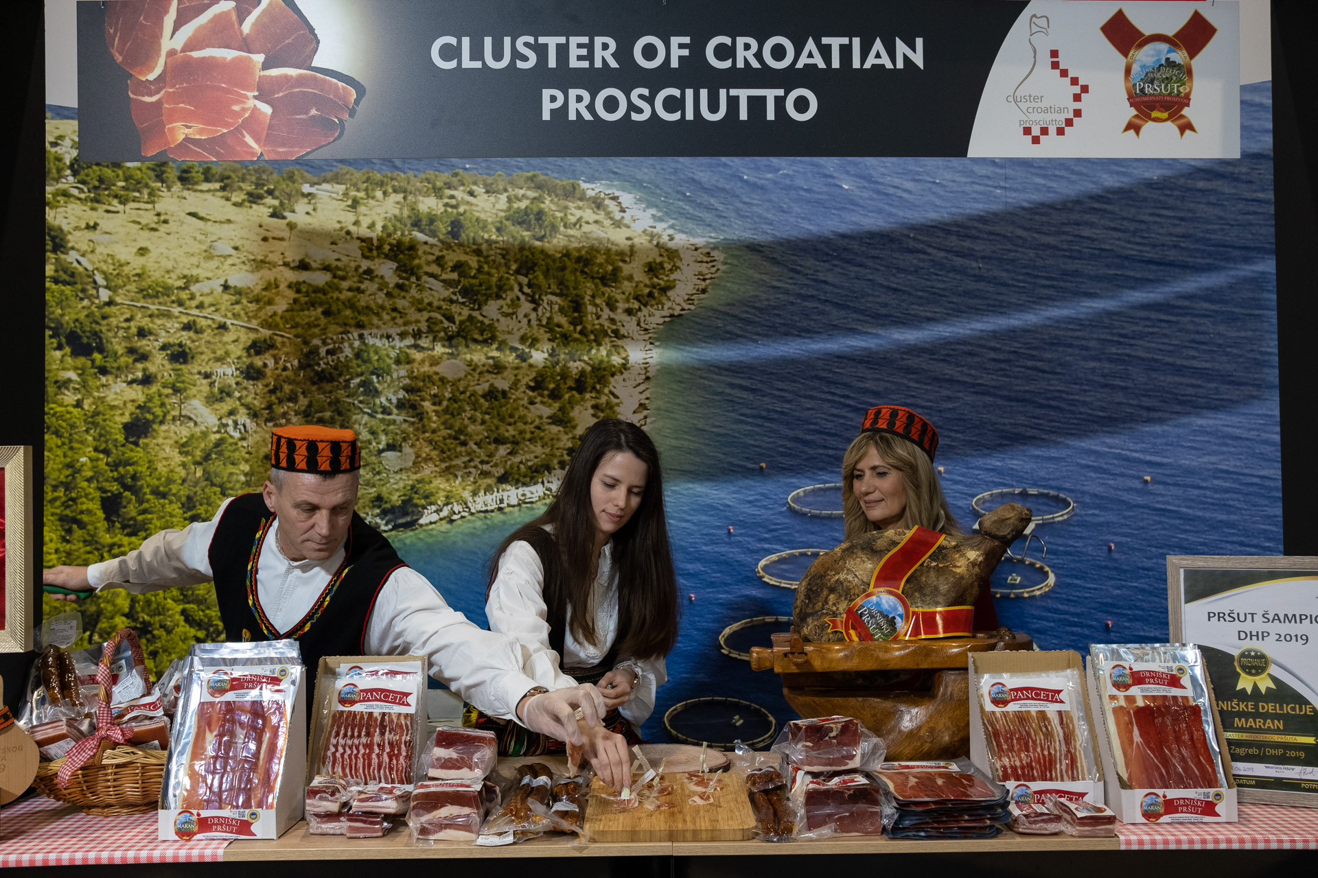 Izlagač Kluster hrvatskog pršuta