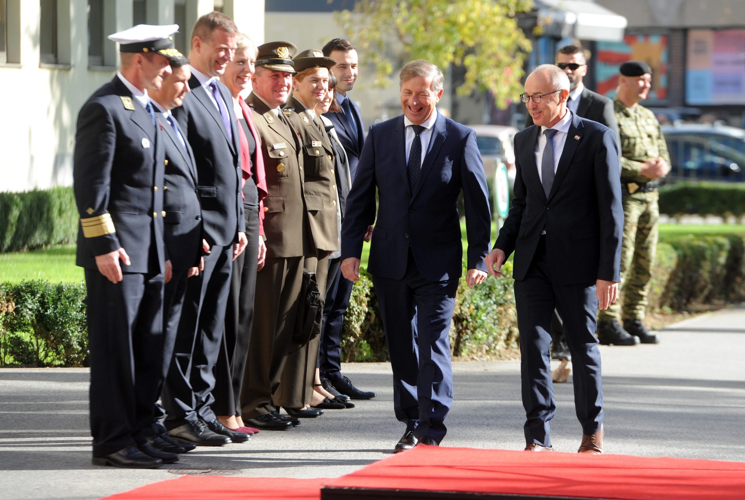 Hrvatski ministar obrane Damir Krstičević i sad već bivši slovenski kolega Karl Erjavec