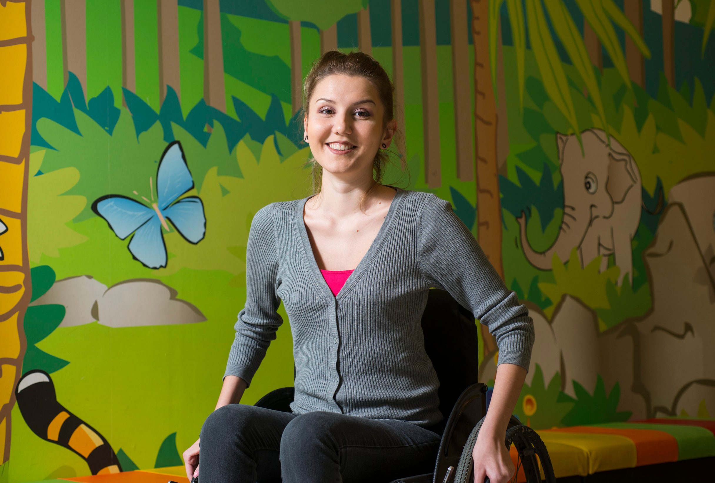 Kristina radi puno radno vrijeme, ustaje u pola šest, a kući s posla dolazi oko 16 sati. Potom radi vježbe s fizioterapeutom. Svaki dan je ispunjen.