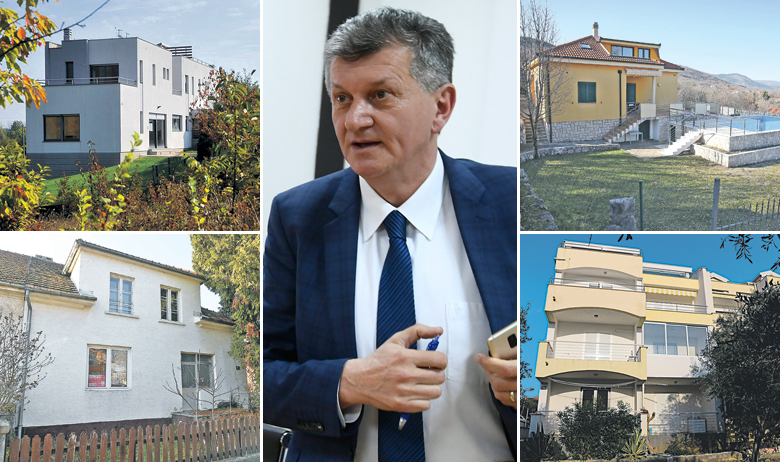 Prema zemljišnim knjigama, na Kujundžića u Novalji glase dva apartmana, veličine 38,99 i 37,69 kvadrata, a u jučerašnjoj verziji njegove imovinske kartice stoji vlasništvo nad jednim tamošnjim apartmanom od 50 kvadrata