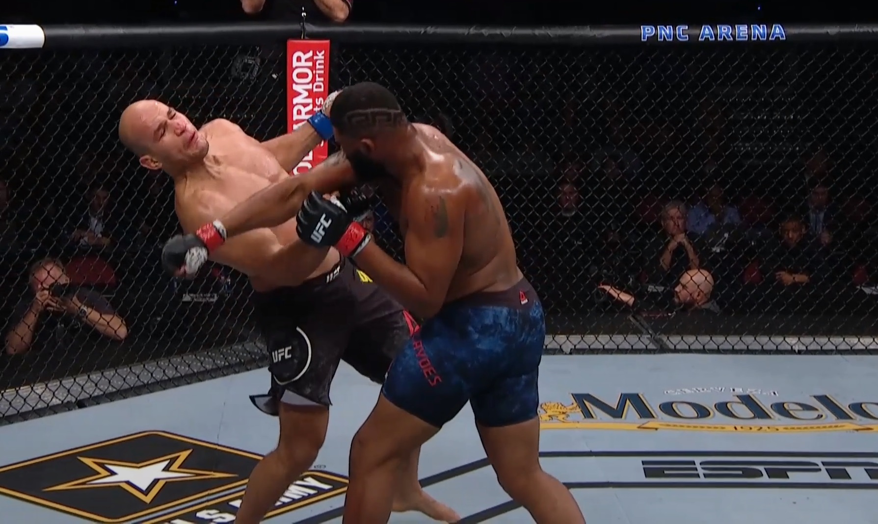 Dos Santos vs. Blaydes