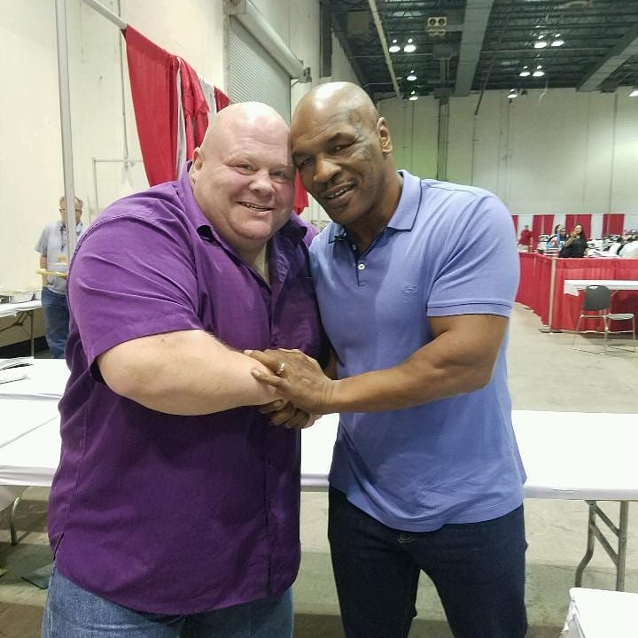 Erik Esch i Mike Tyson