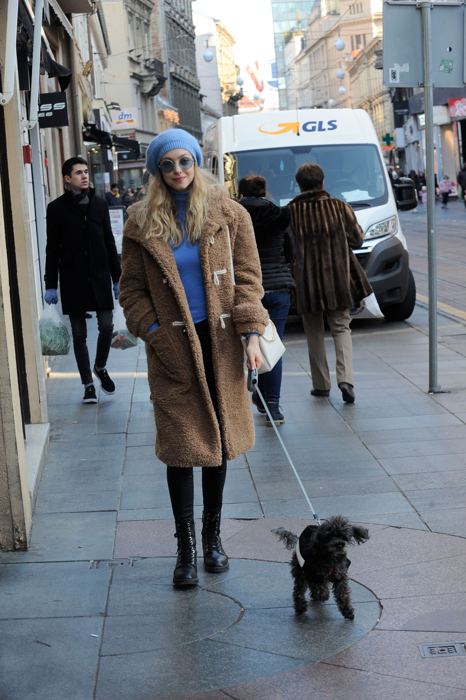 Hana i Mika u šetnji zagrebačkom špicom.