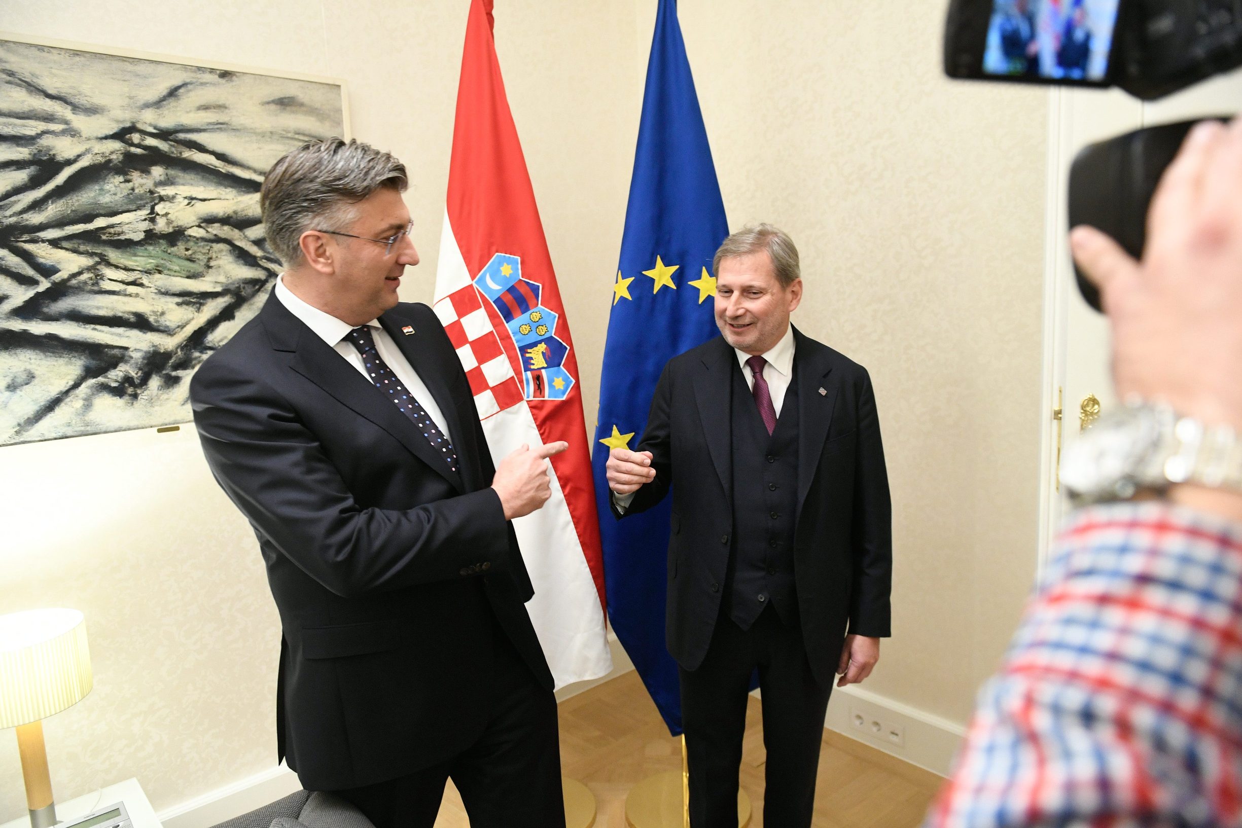 plenkovic_hahn5-090120