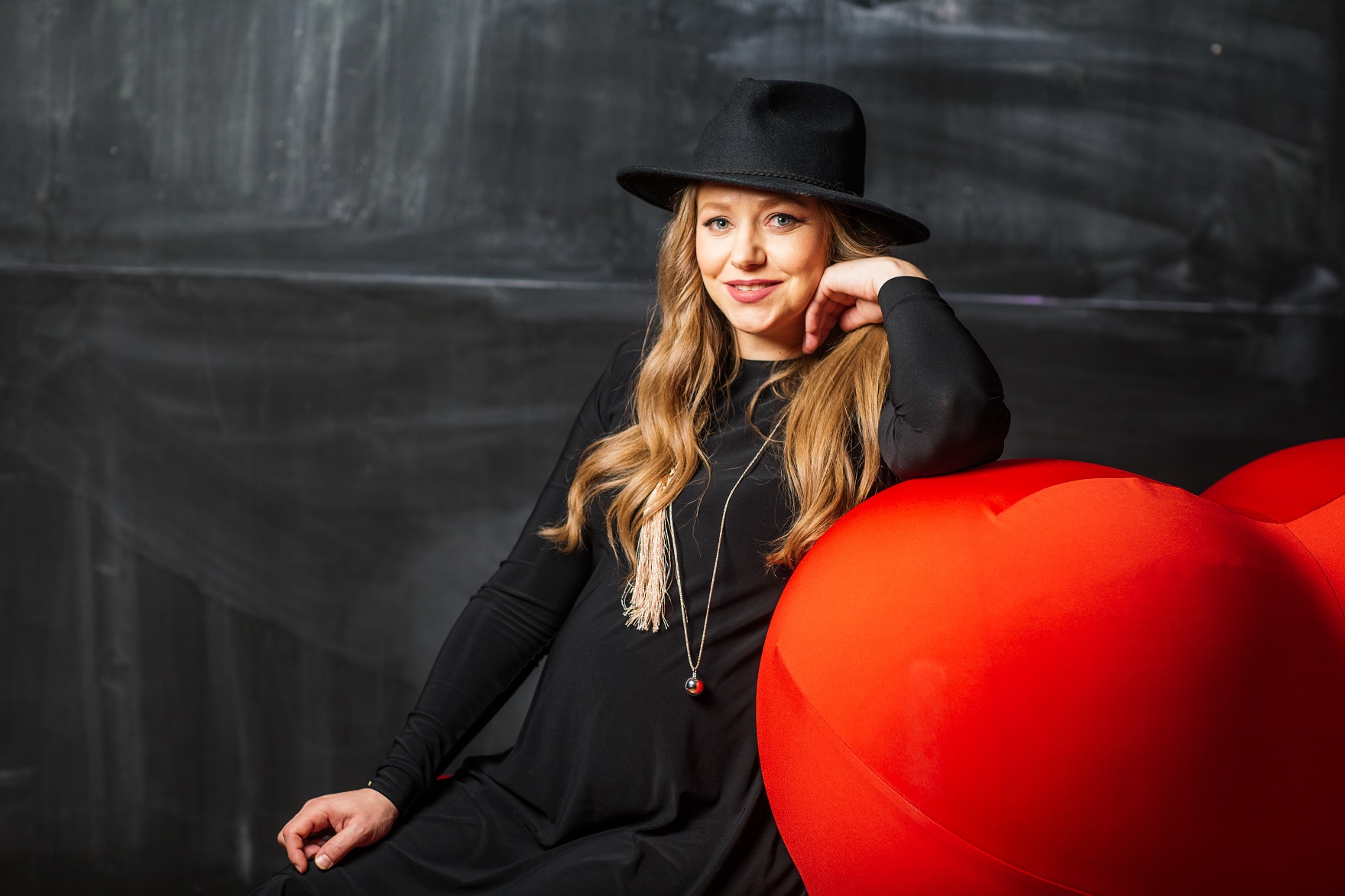 Kosa: katica Topčić za kevin Murphy
Šminka: Iva Čuljak