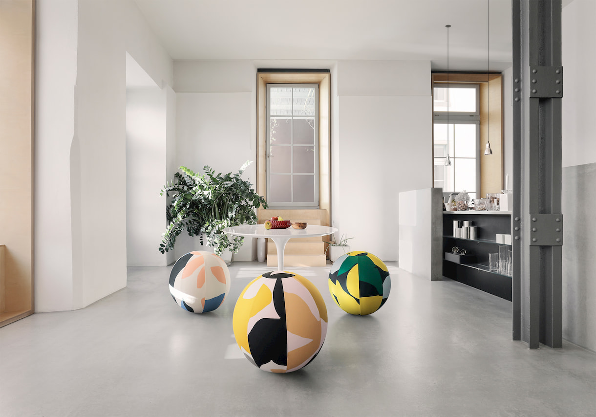 baola_swiss_ball_living_room