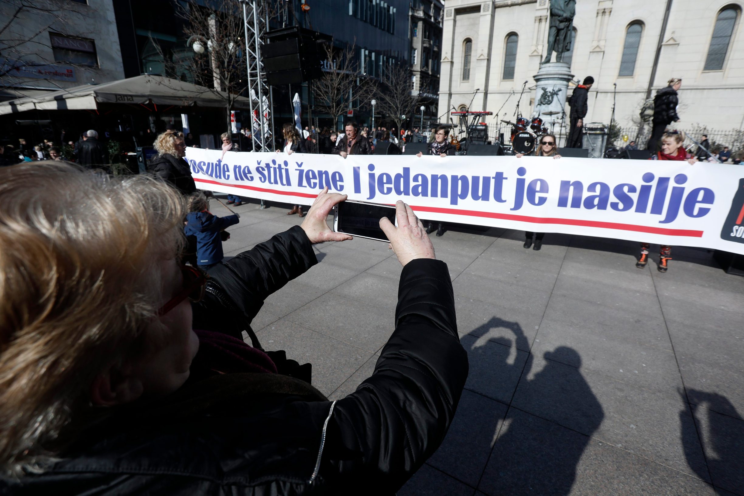 milijarda_ustaje5-150220