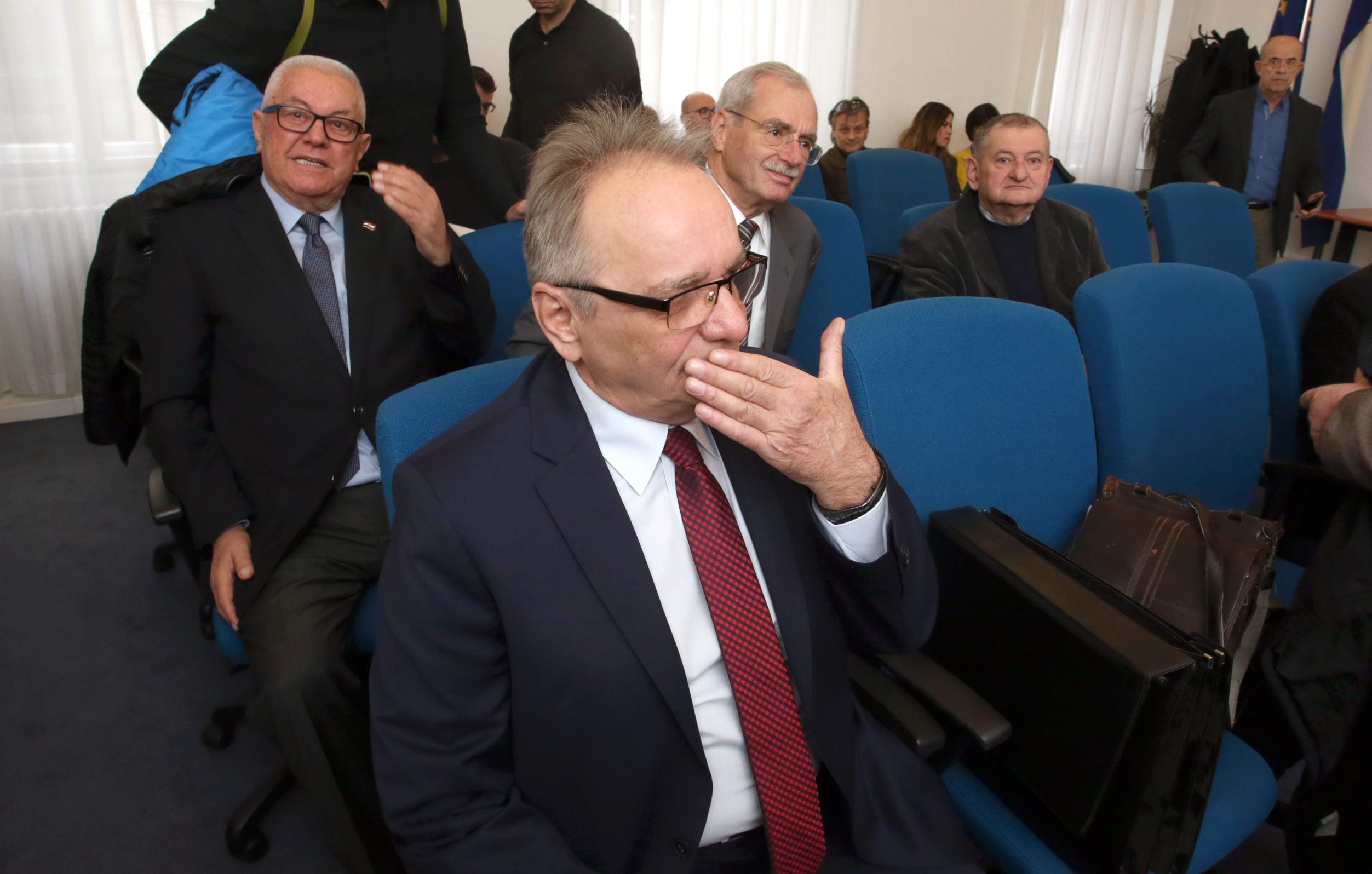 Svjedoci na suđenju danas su bili Luka Bebić, Andrija Hebrang i Krunislav Olujić (u drugom redu iza Glavaša)