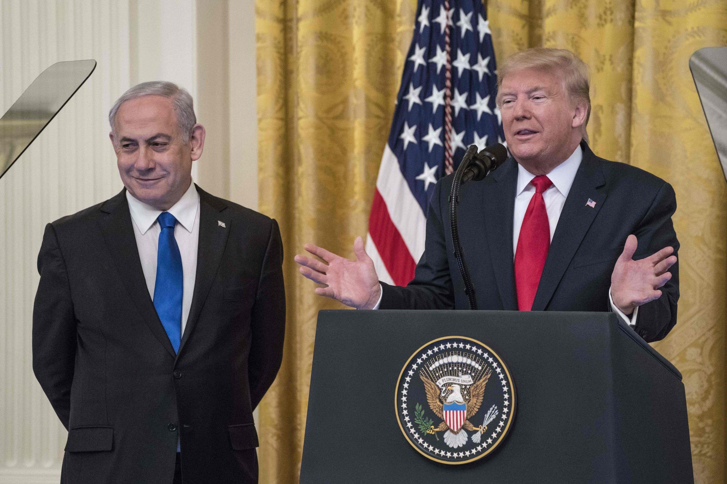 Izraelski premijer Benjamin Netanyahu i američki predsjednik Donald Trump predstavljaju mirovni plan za izraelsko palestinski spor 