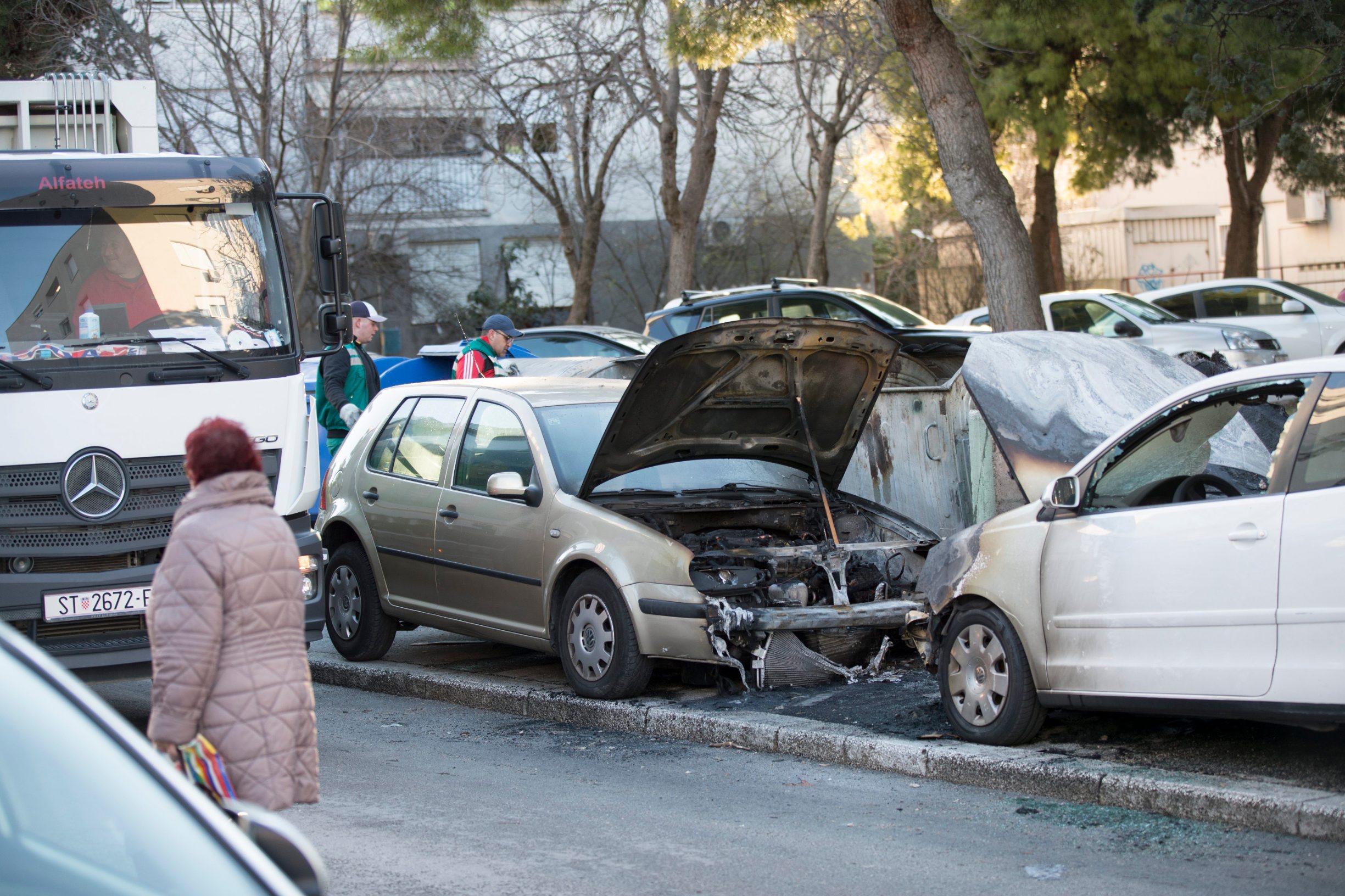 izgorjeli_automobili-200220