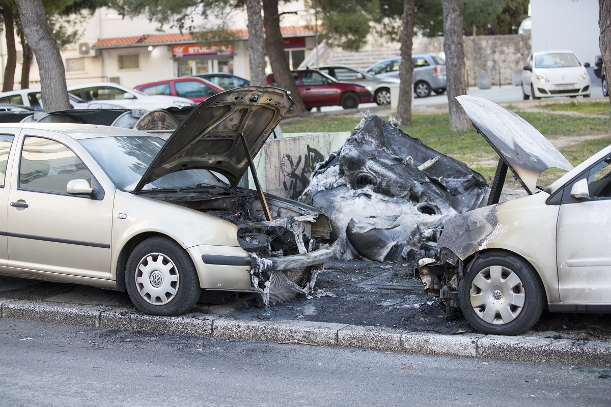 izgorjeli_automobili8-200220_1