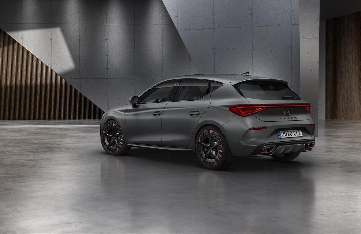 CUPRA_5D_PHEV_34_REAR (1)_1
