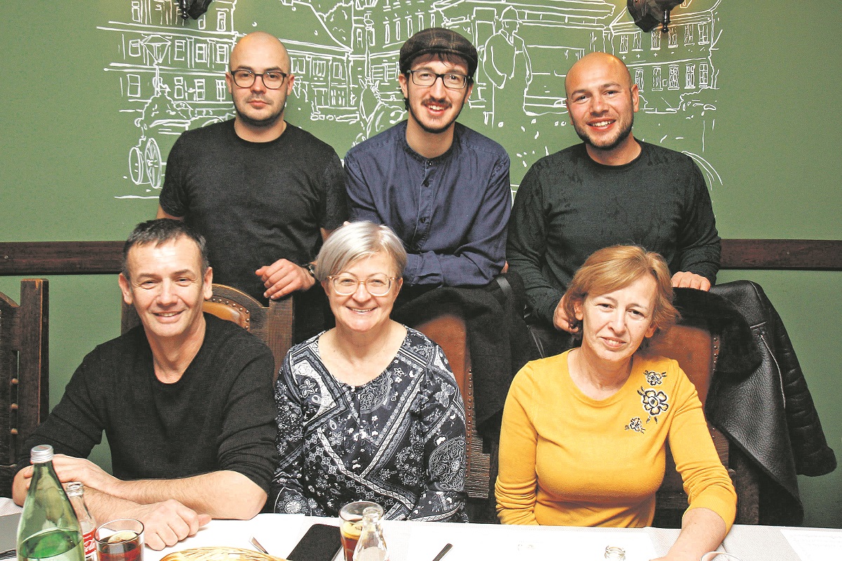 Marin Ćemeraš, Marko Barašin, Vinko Ćemeraš, Robert Ćemeraš, Danijela Ćemeraš, Anita Barišin.