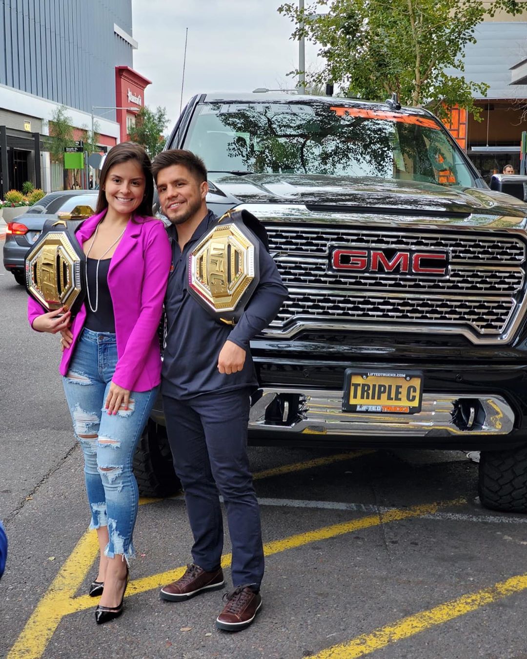 Henry Cejudo s djevojkom
