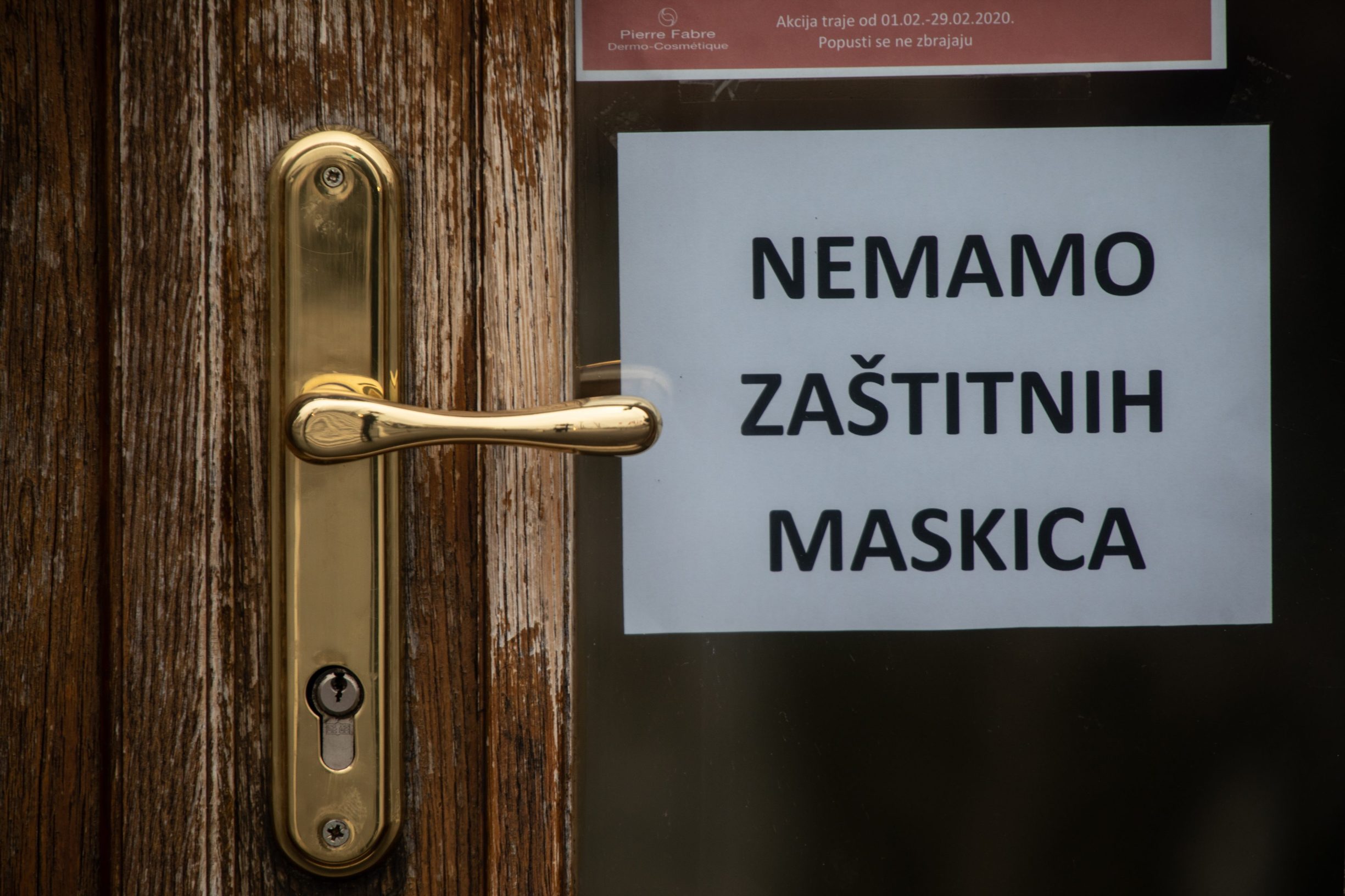 Zbog straha od koronavirusa zaštitne maske za lice su rasprodane
