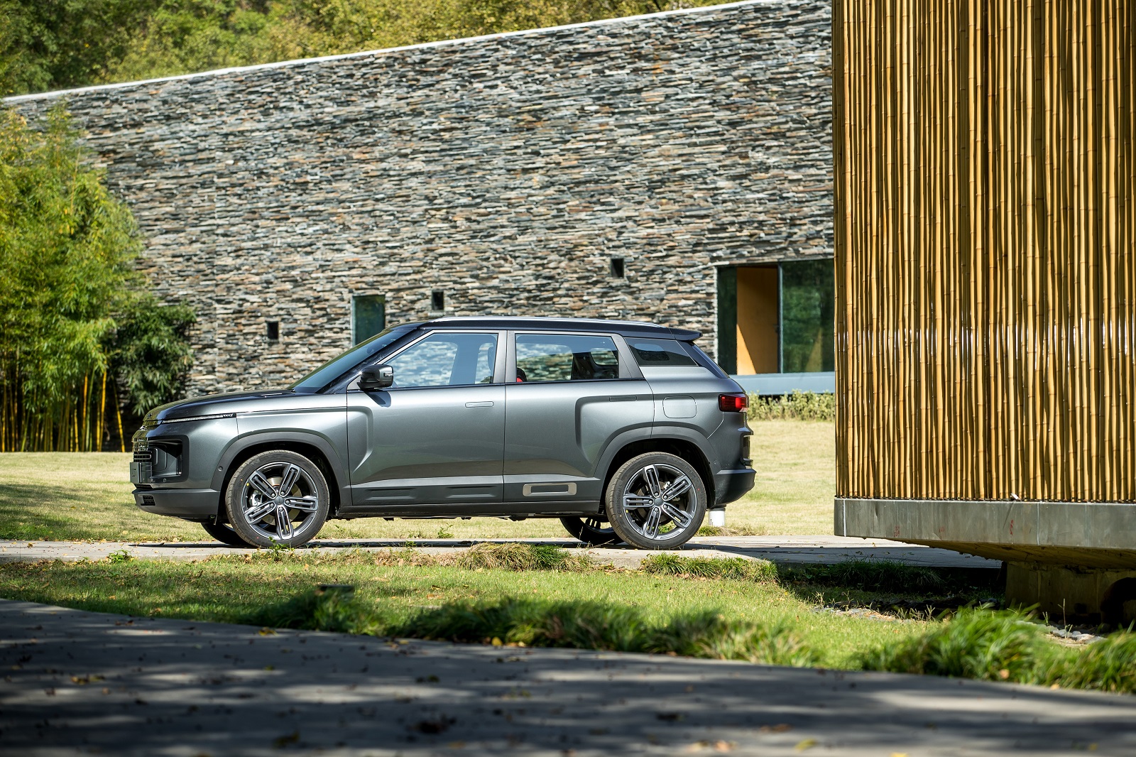 Geely-Icon-China-spec-1