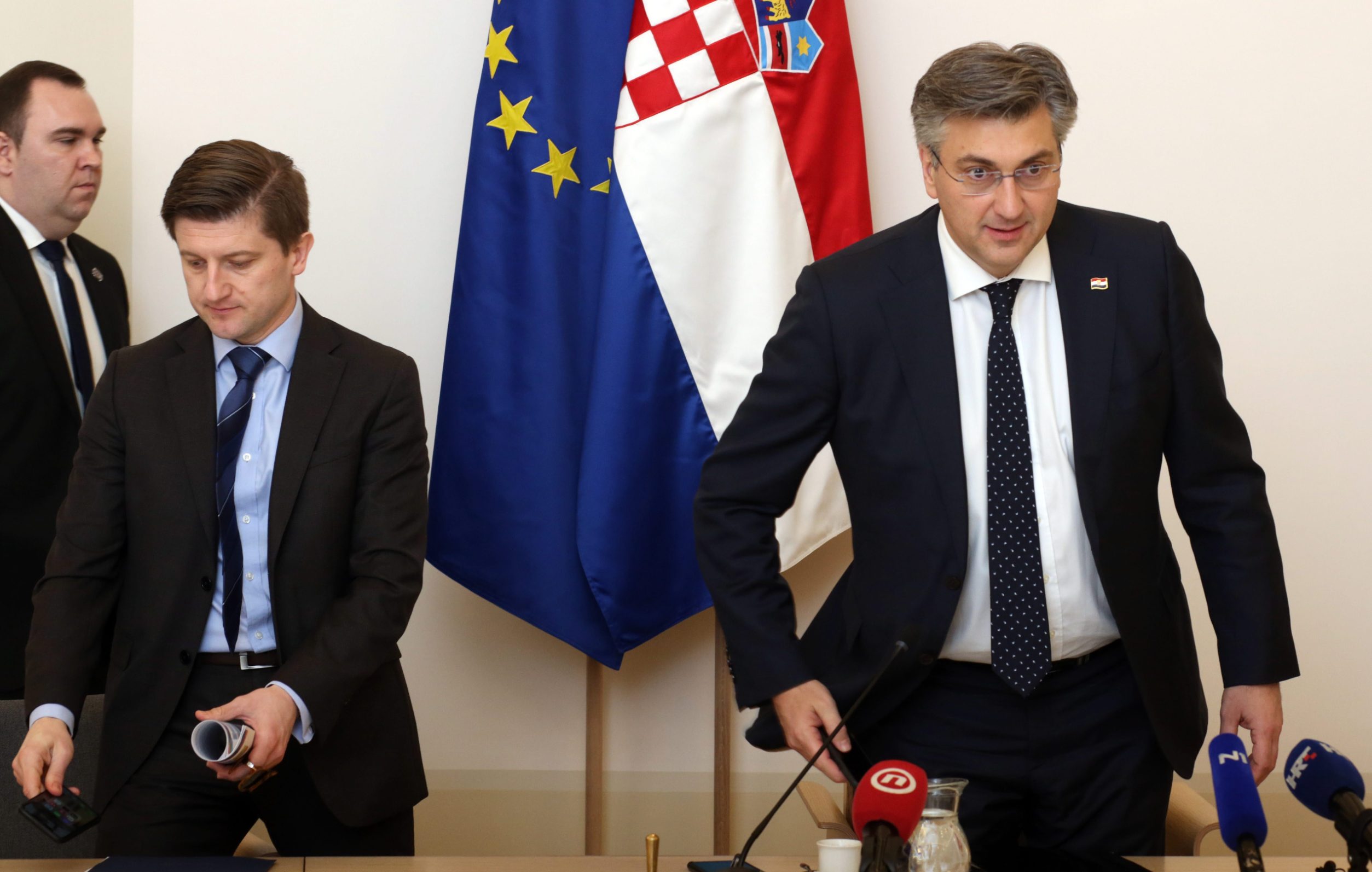 Minister of Finance Zdravko Marić and Prime Minister Andrej Plenković