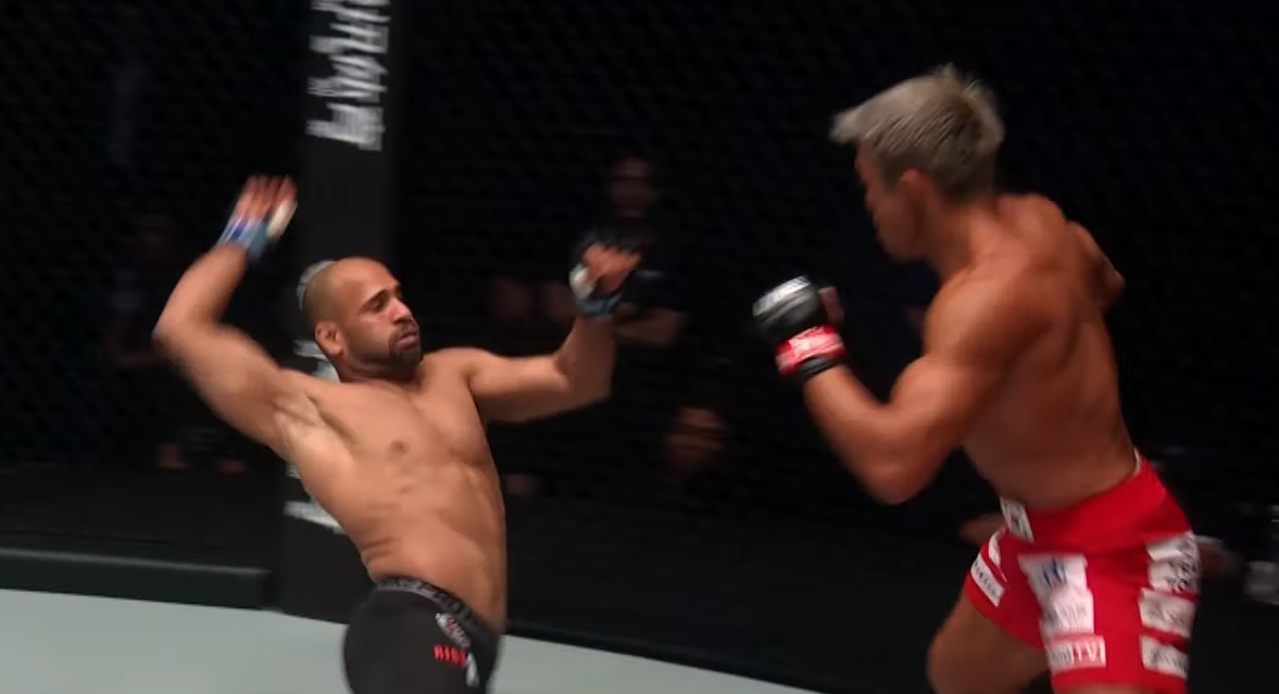 Sherif Mohamed i Yoshihiro Akiyama