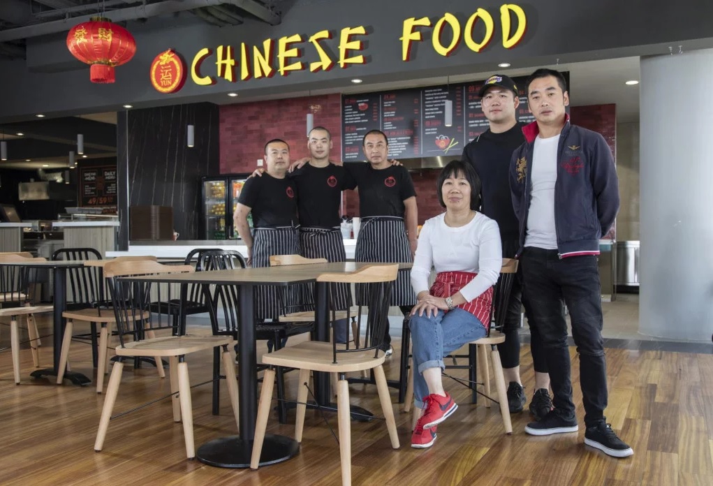 Kineski restoran Yun u trgovačkom centru Joker tek je jedan od nekoliko splitskih restorana u vlasništvu kineskih ugostitelja Mei Fang Zhu, Yong Zhu i Yun Honga
