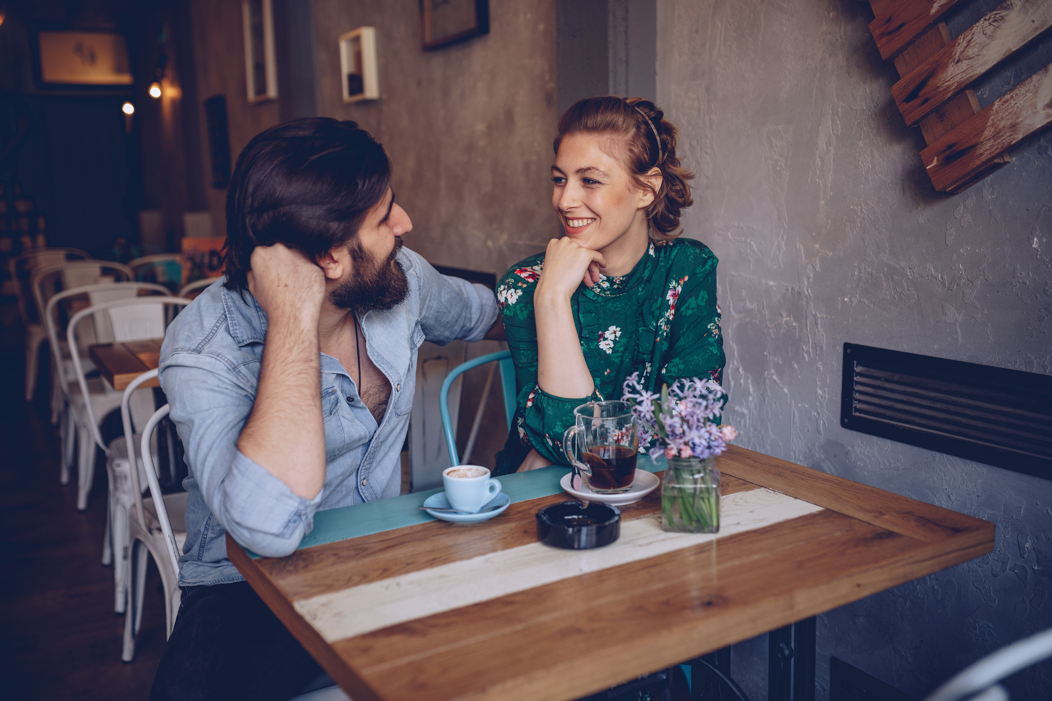 Pohvalite postignuća te osobe, njezine pozitivne osobine koje jednako pozitivno utječu na okolinu i slično. 