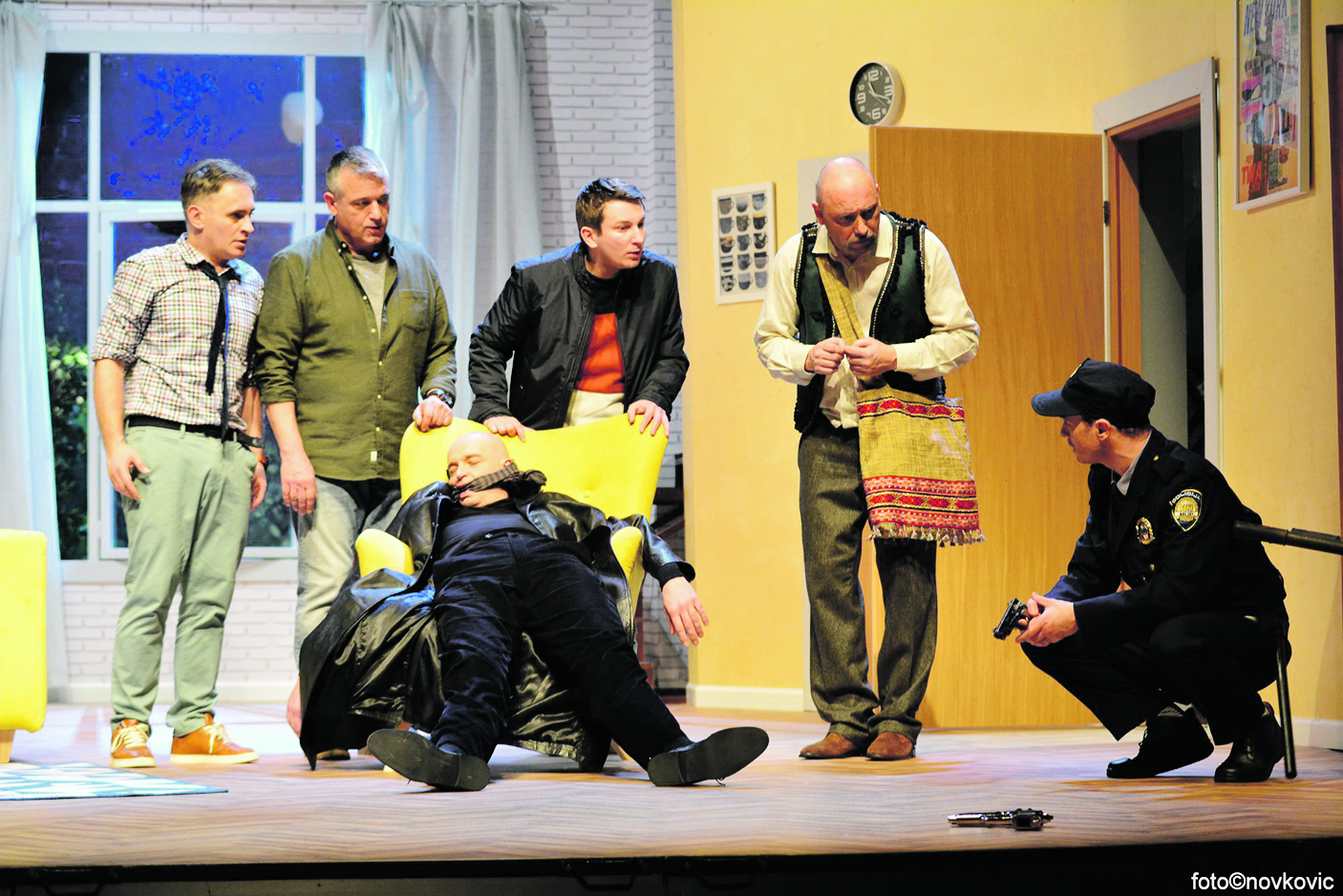 Predstava 'Brat bratu'.