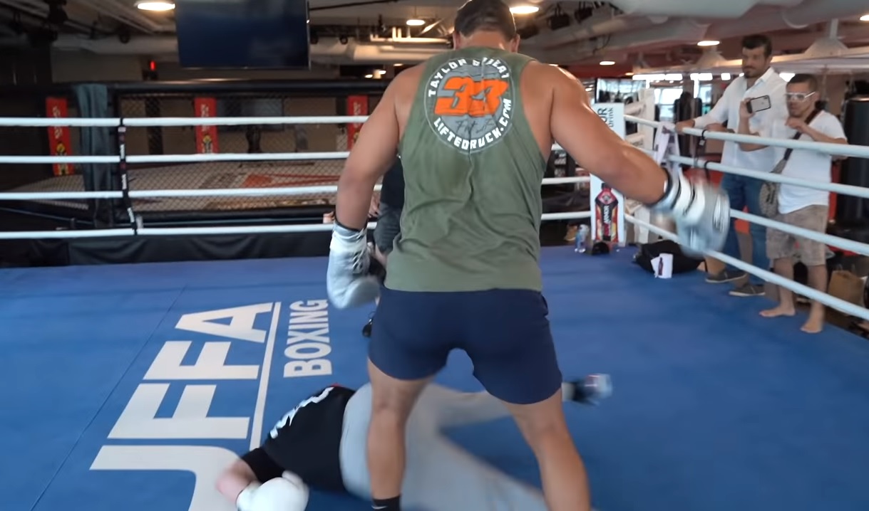Paulo Costa i Logan Paul