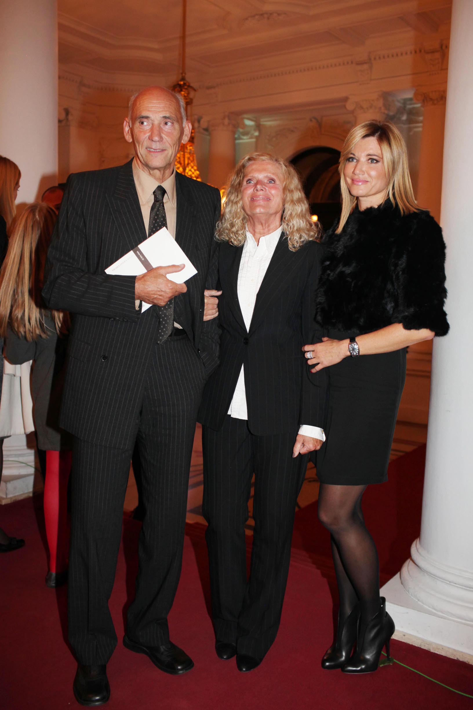 Dunja i Hrvoje Horvat s kćeri Vanjom na premijeri drame 'Na dnu' 2013.