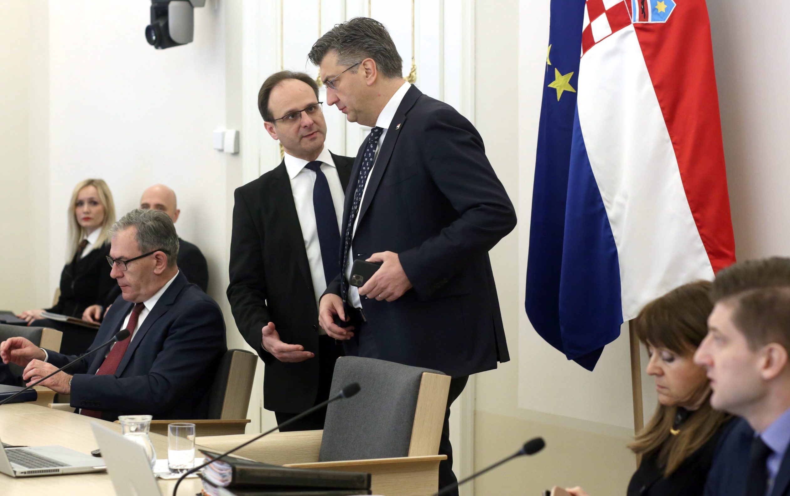 Andrej Plenković, Zvonimir Frka Petešić