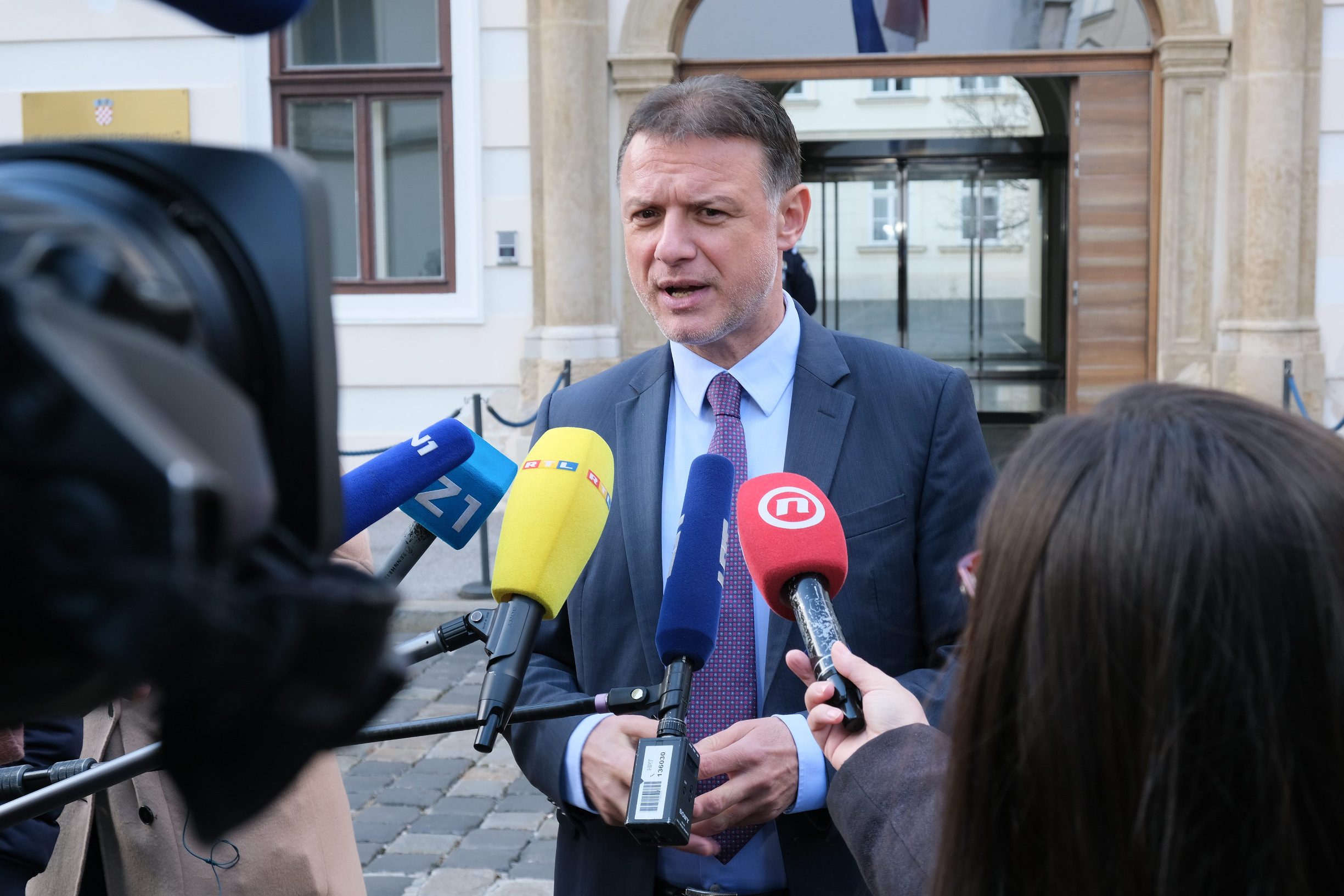 stozer_vlada23-140320