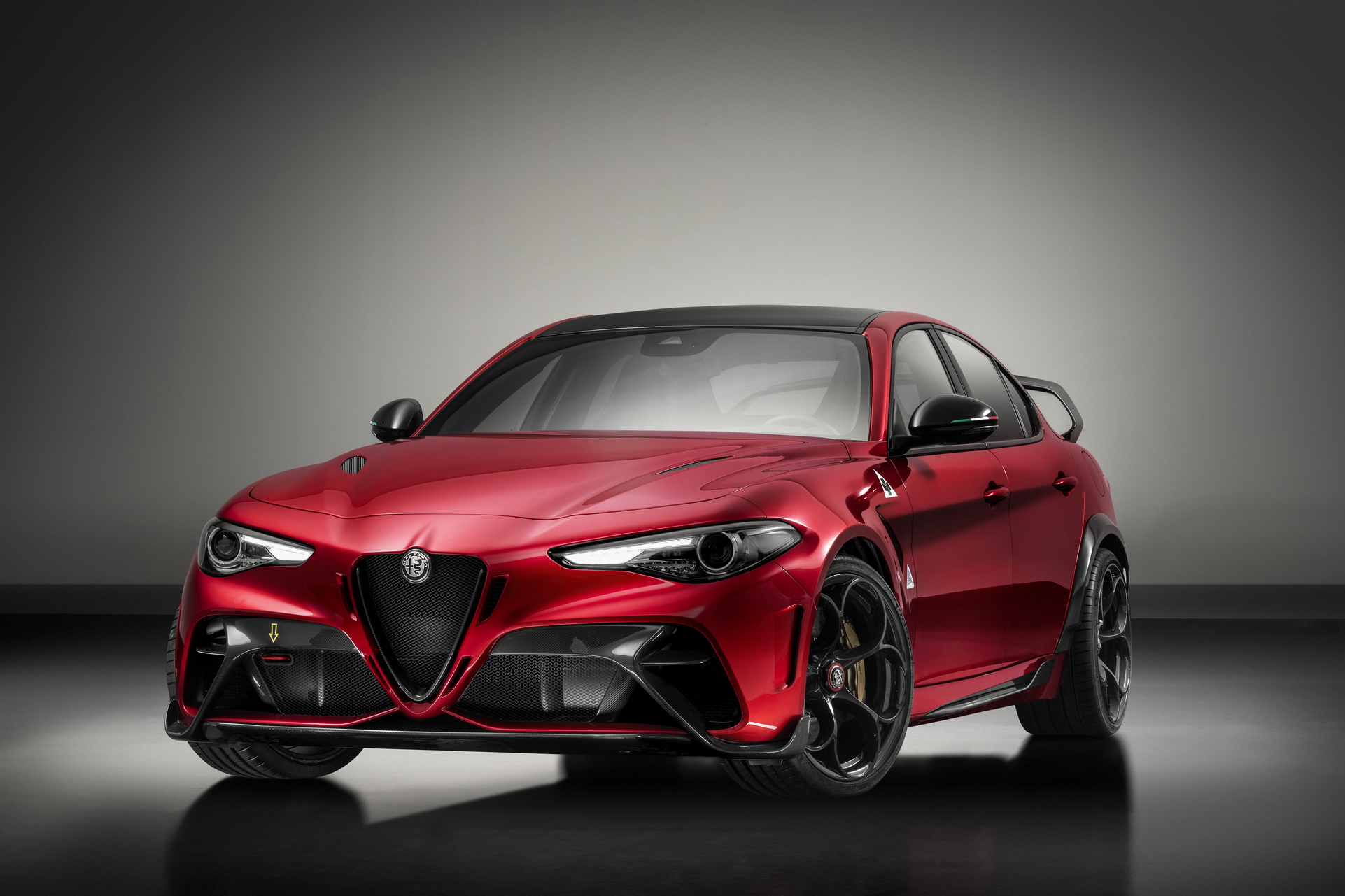 Alfa-Romeo-Giulia-GTA-GTAm-1-1