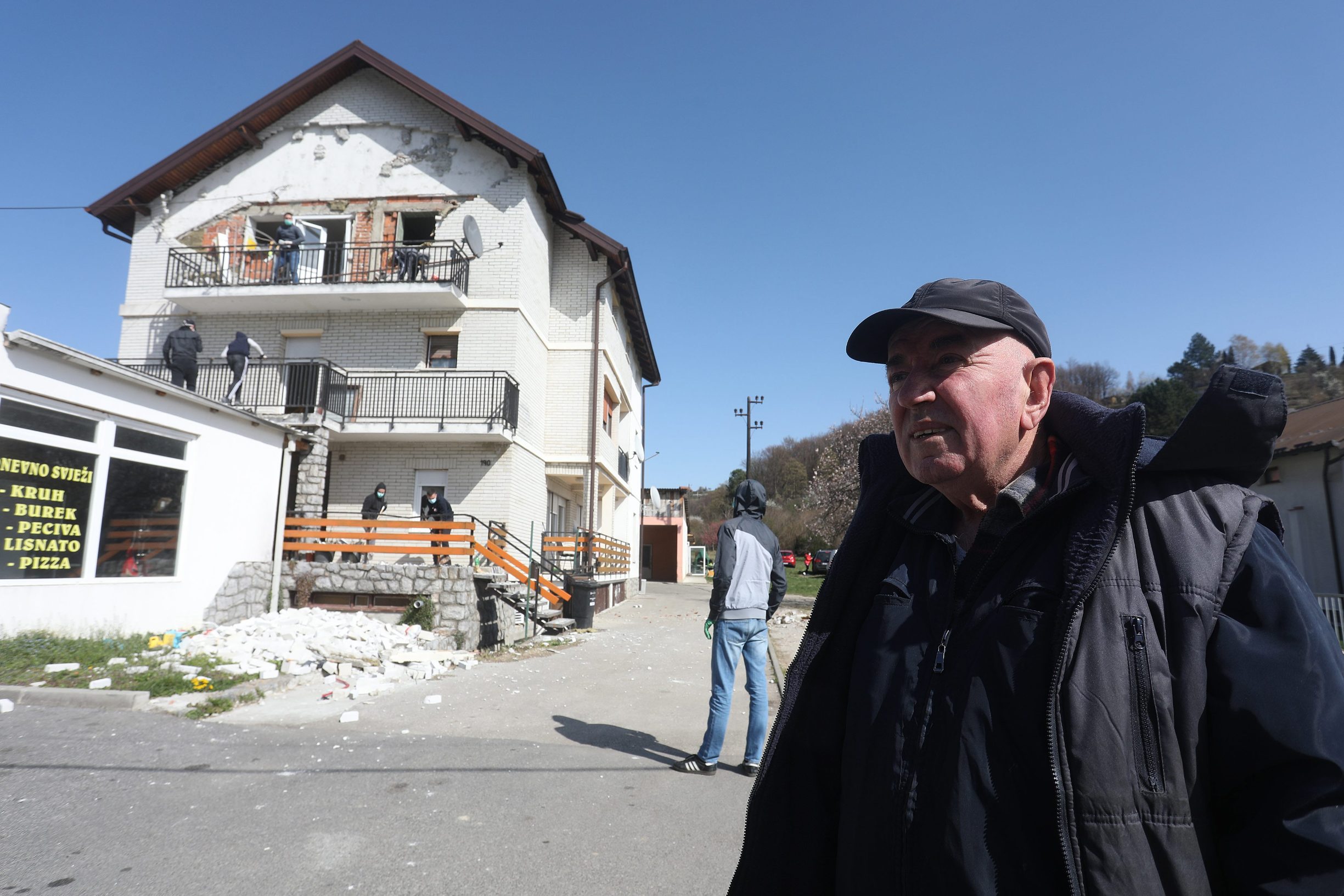 Gornja Dubrava (na fotografiji: stanar Lazer Prenkpalaj)