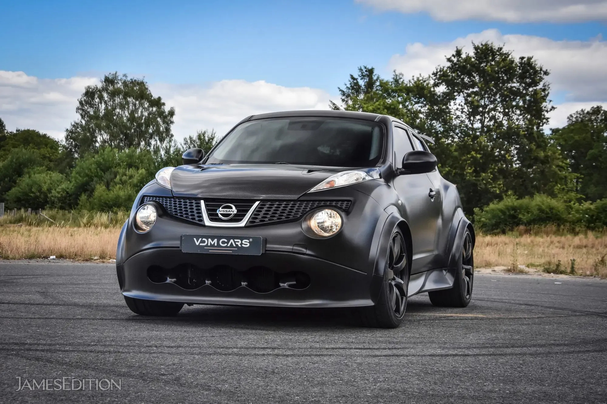 Nissan-Juke-R-16
