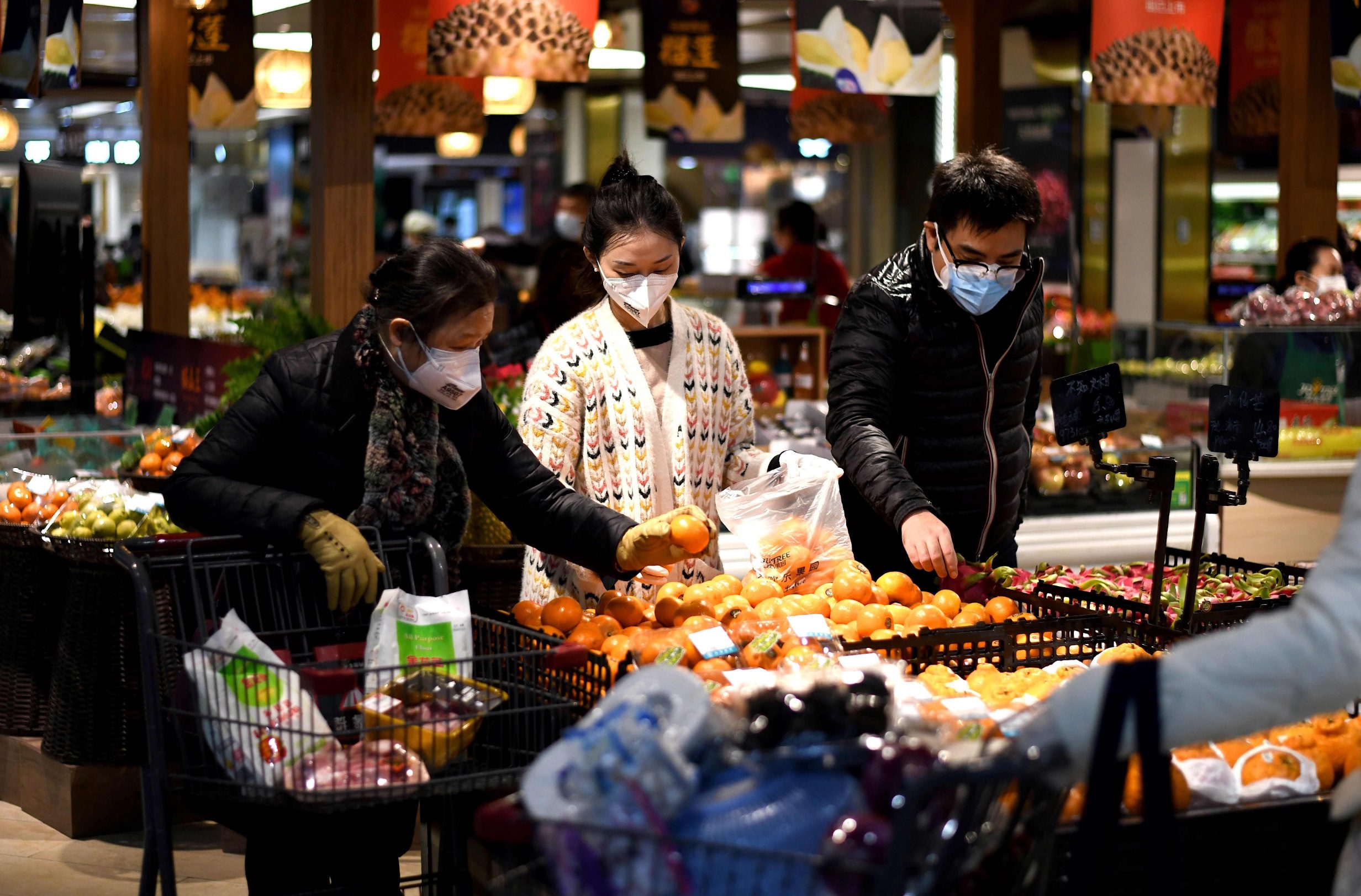 Prizor iz samoposluge u Wuhanu snimljen 30. ožujka, pet dana nakon objave da se stanovnici provincije Hubei koji nisu pozitivni na koronavirus mogu slobodno kretati